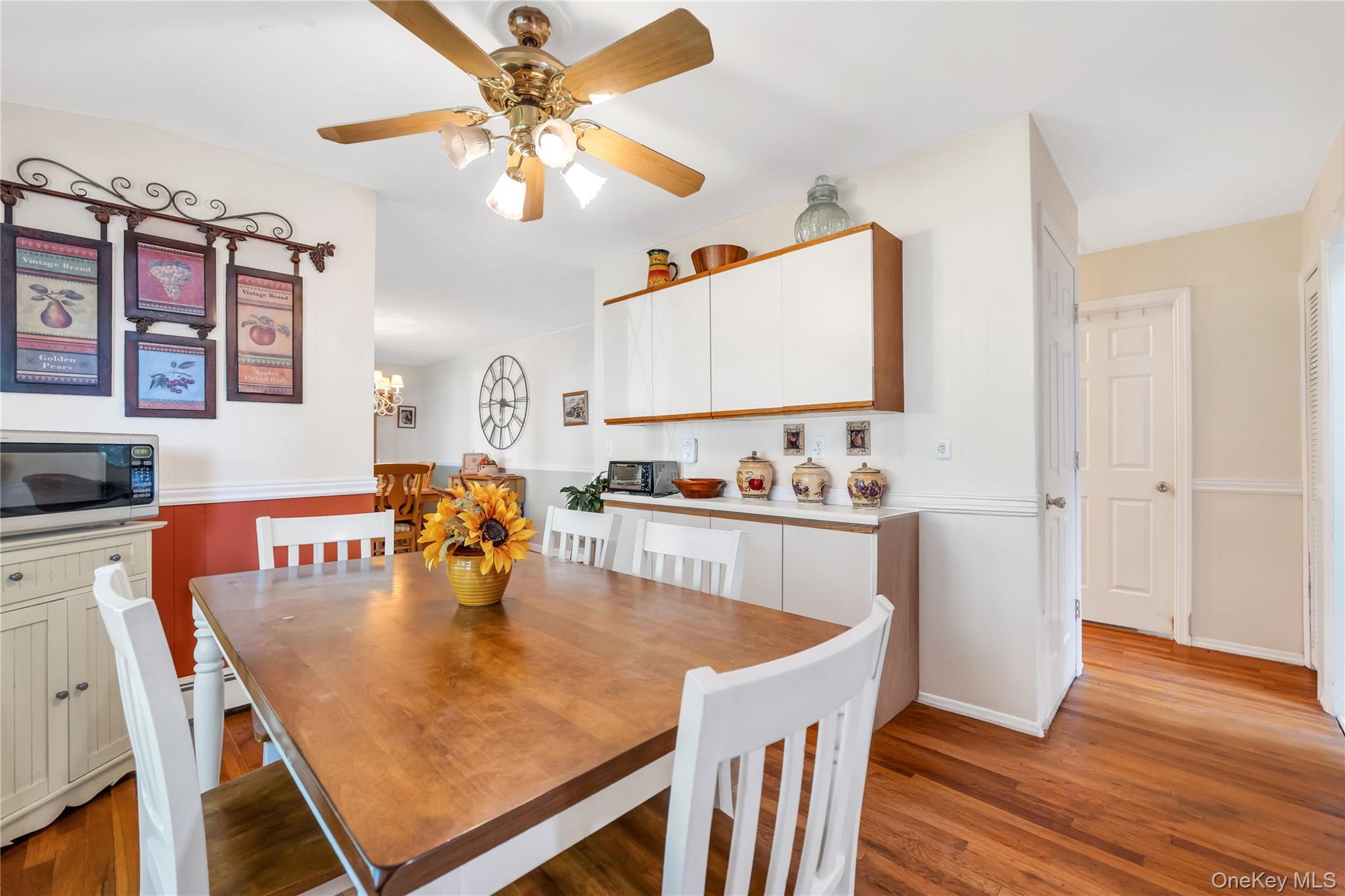 86 Seawanhaka Avenue, Lake Grove, NY 11755