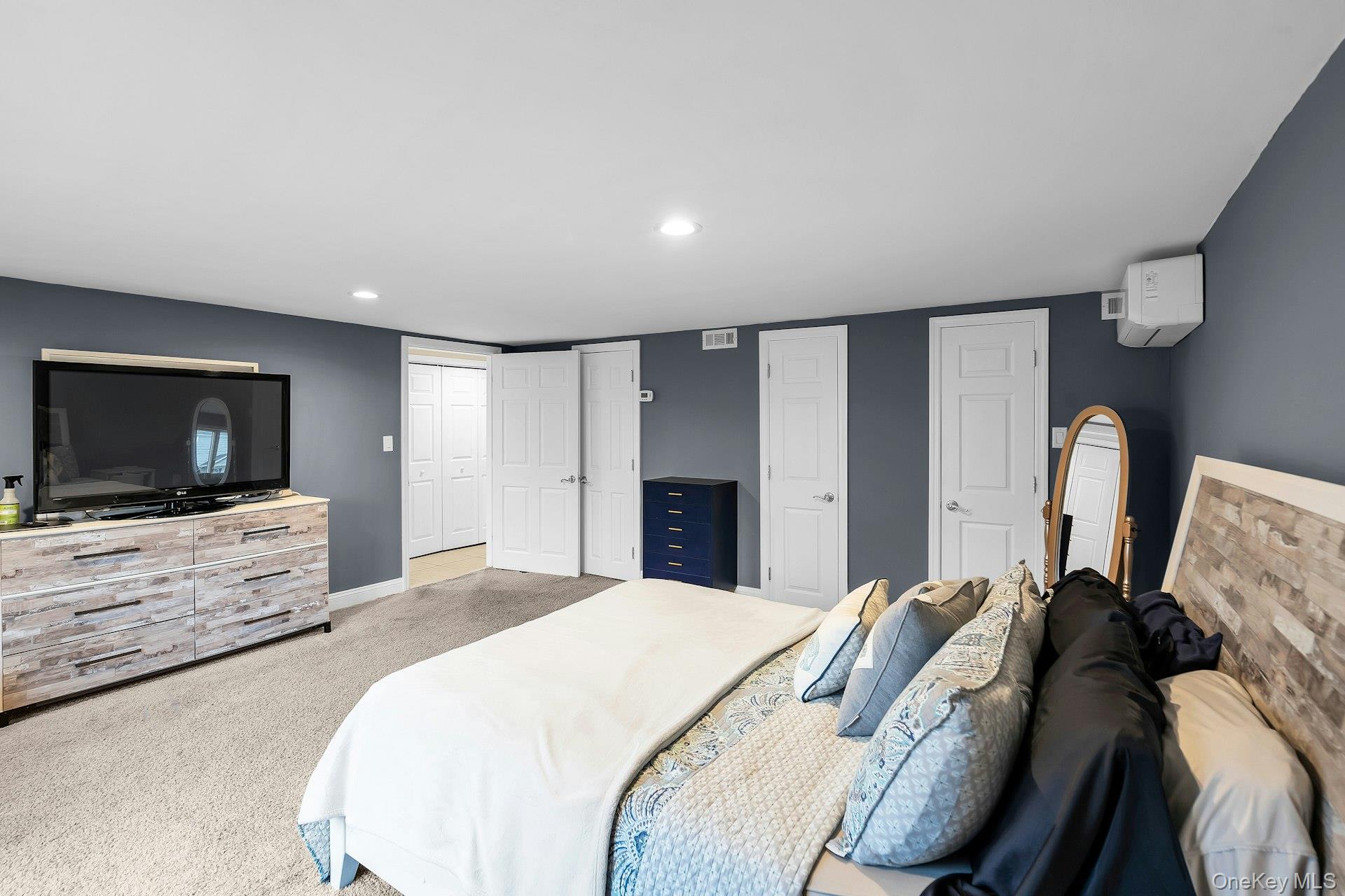 300 Center Bay Drive, West Islip, NY 11795