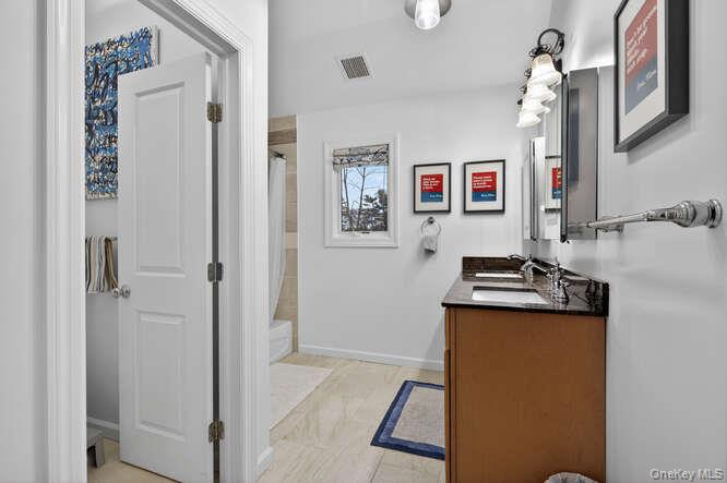 42 Highfield Lane, Roslyn Heights, NY 11577