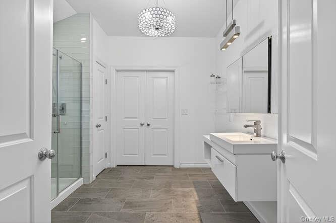 42 Highfield Lane, Roslyn Heights, NY 11577