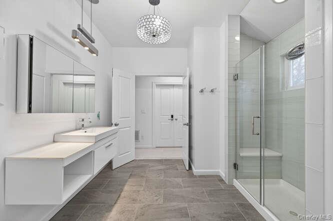 42 Highfield Lane, Roslyn Heights, NY 11577