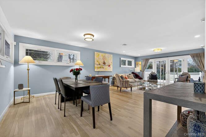 42 Highfield Lane, Roslyn Heights, NY 11577