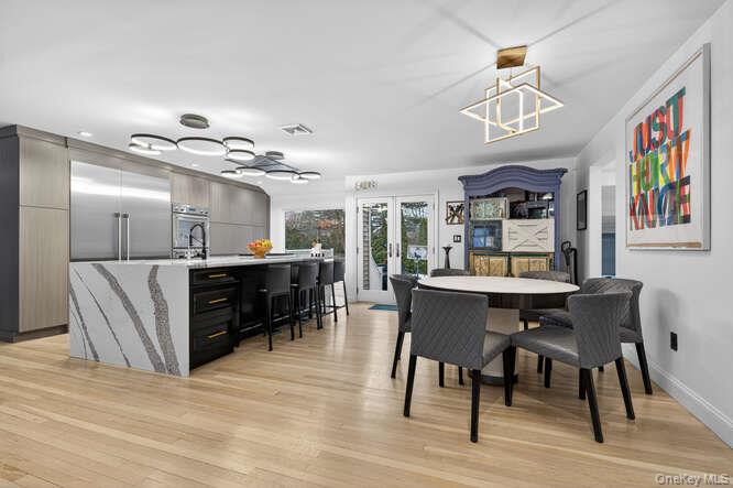 42 Highfield Lane, Roslyn Heights, NY 11577