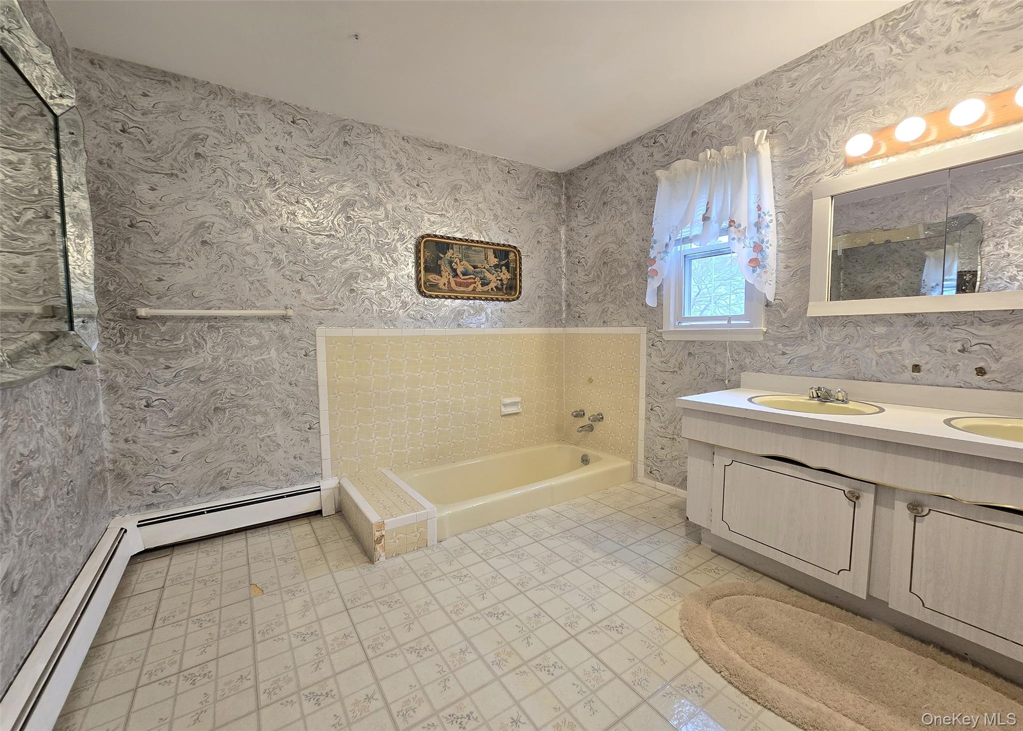 1 Jamar Lane, Ronkonkoma, NY 11779