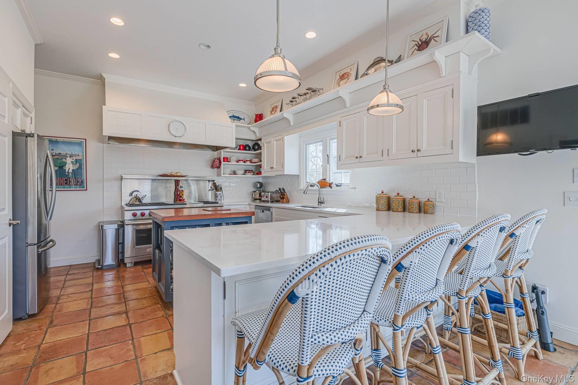 253 Downs Path, Southampton, NY 11968