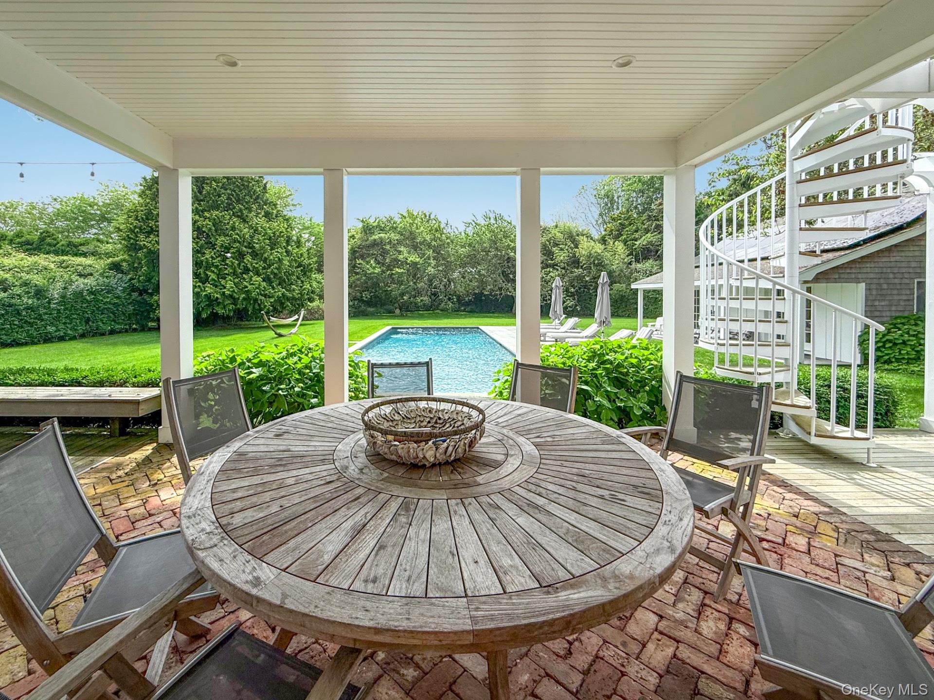 253 Downs Path, Southampton, NY 11968