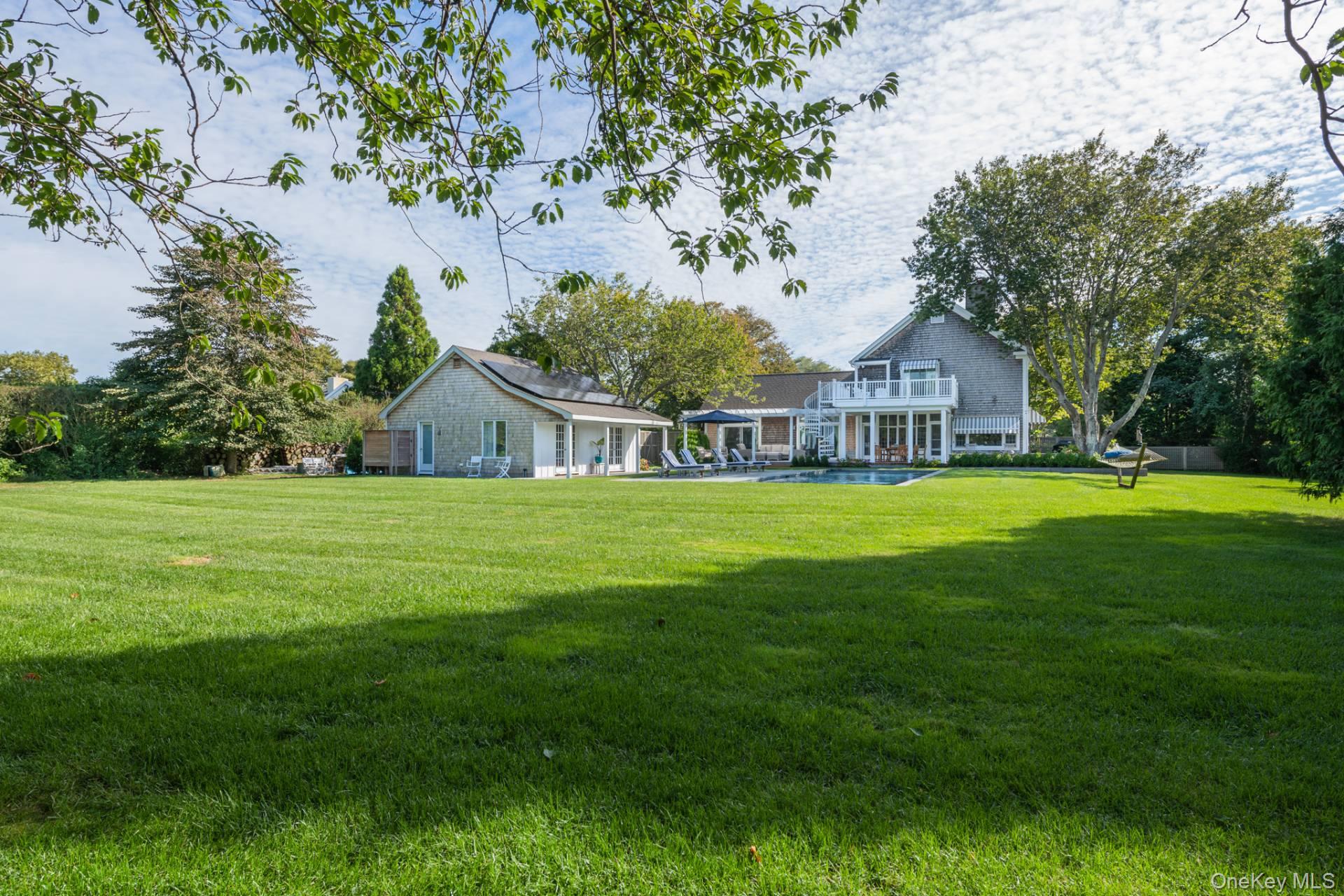 253 Downs Path, Southampton, NY 11968