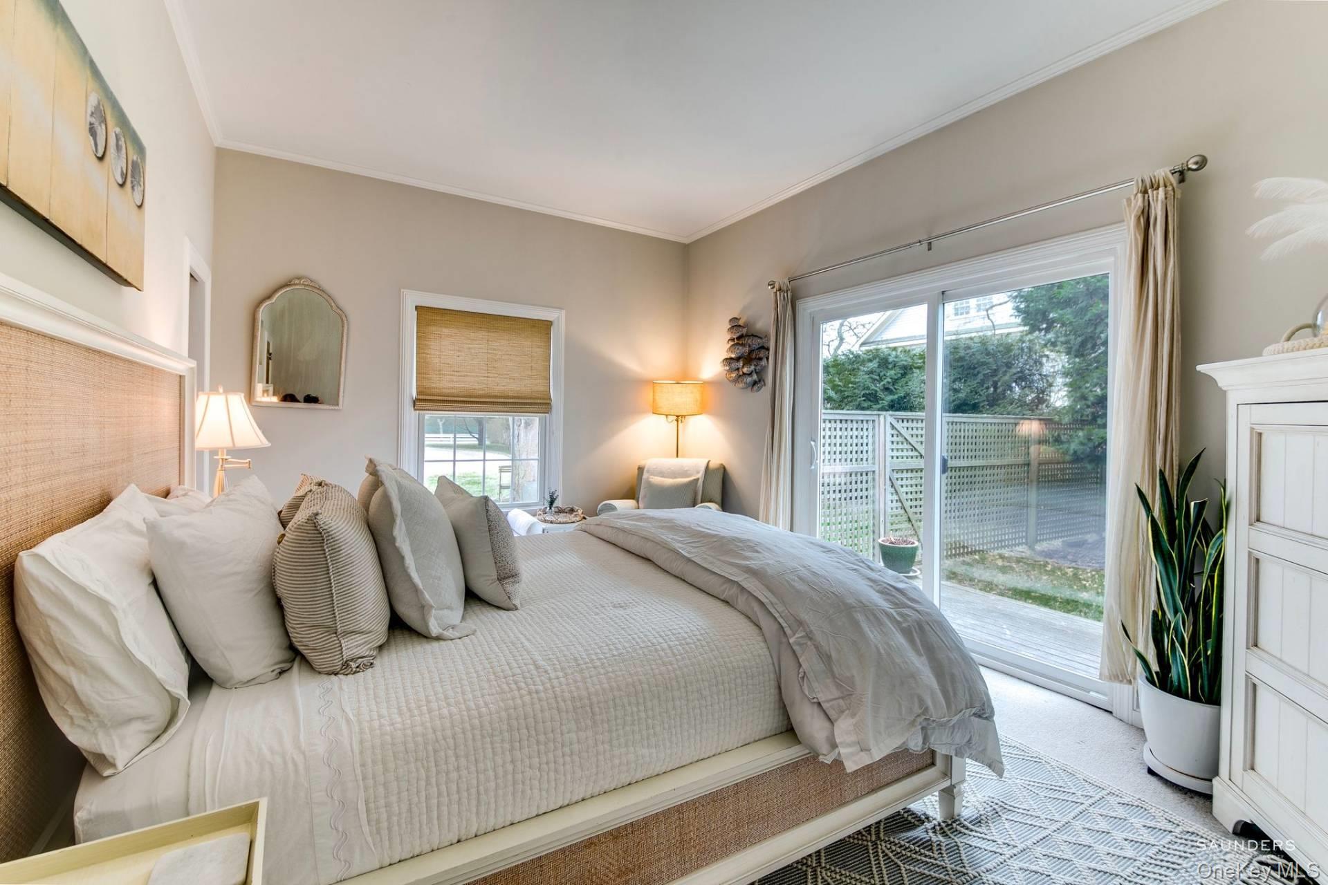 253 Downs Path, Southampton, NY 11968