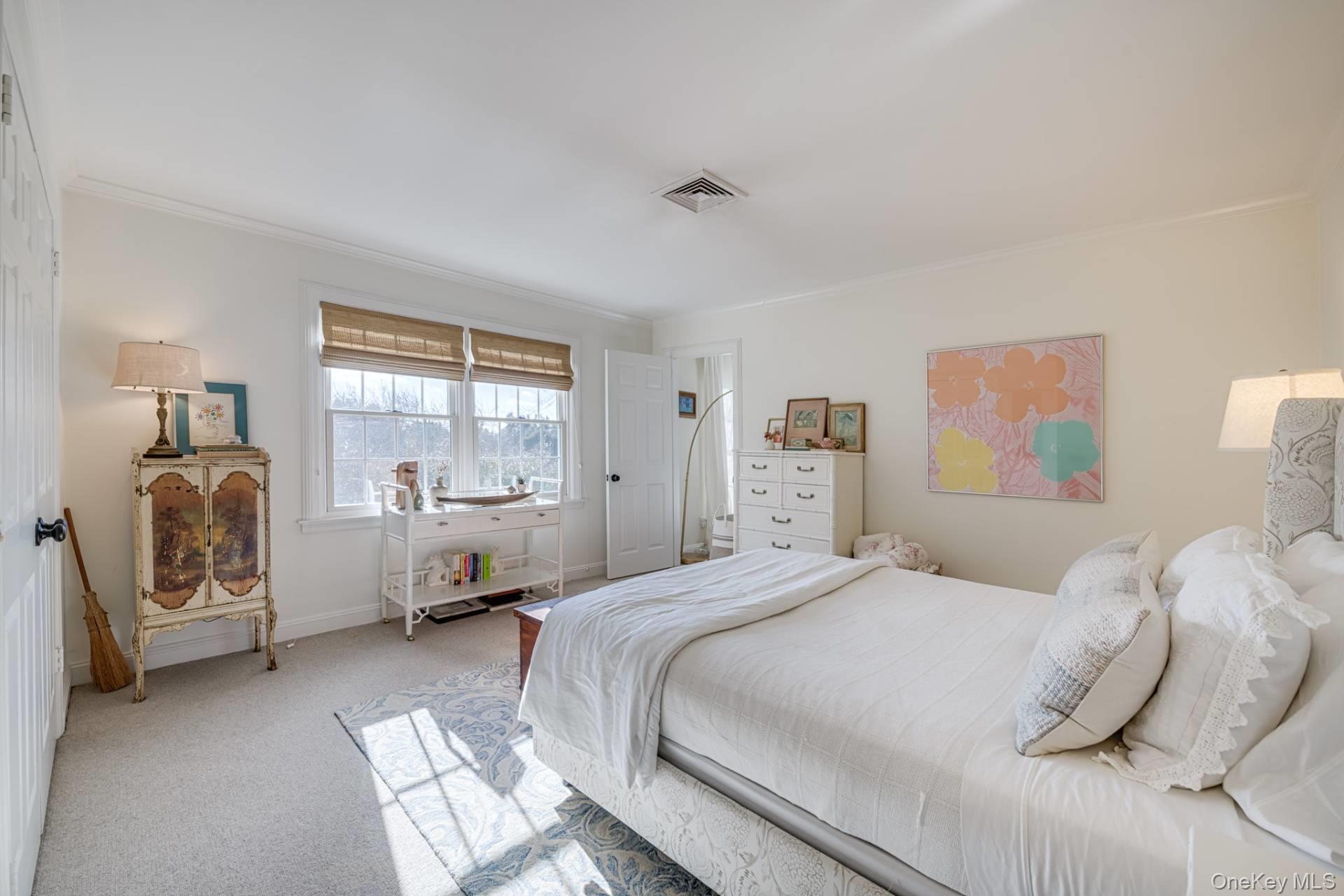 253 Downs Path, Southampton, NY 11968