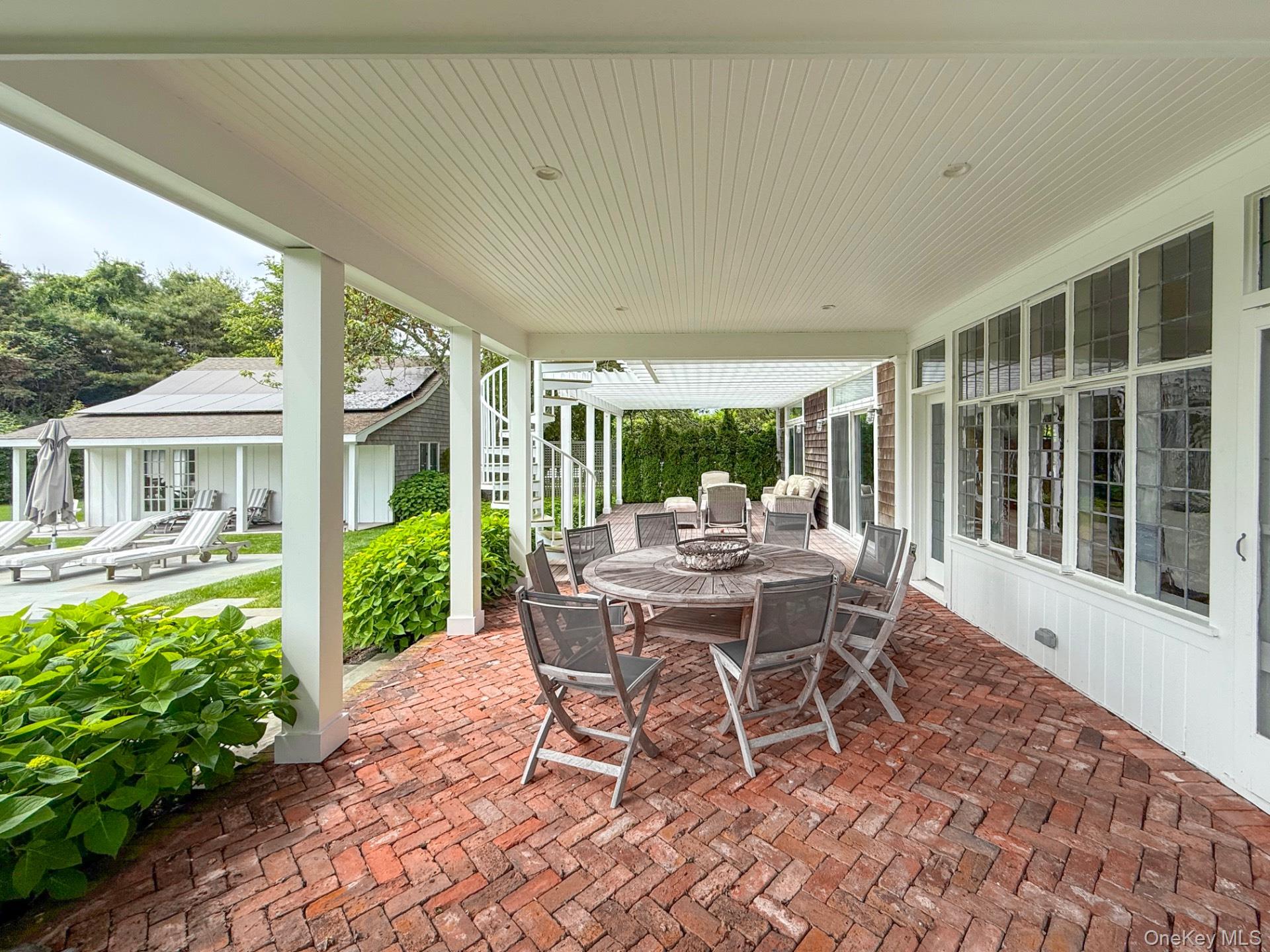 253 Downs Path, Southampton, NY 11968