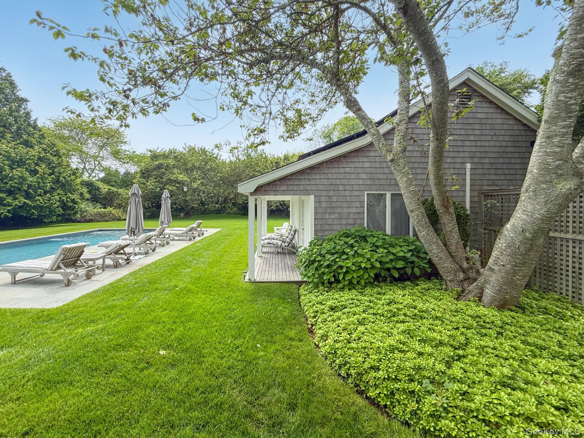253 Downs Path, Southampton, NY 11968
