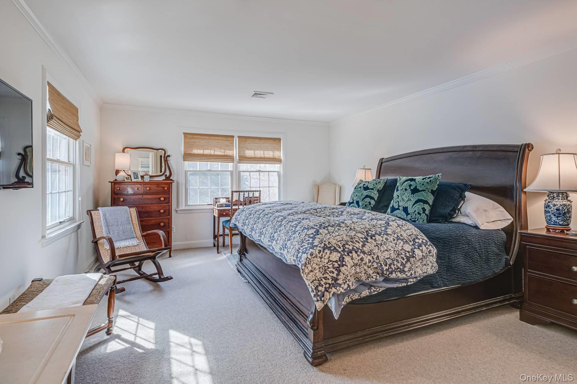 253 Downs Path, Southampton, NY 11968