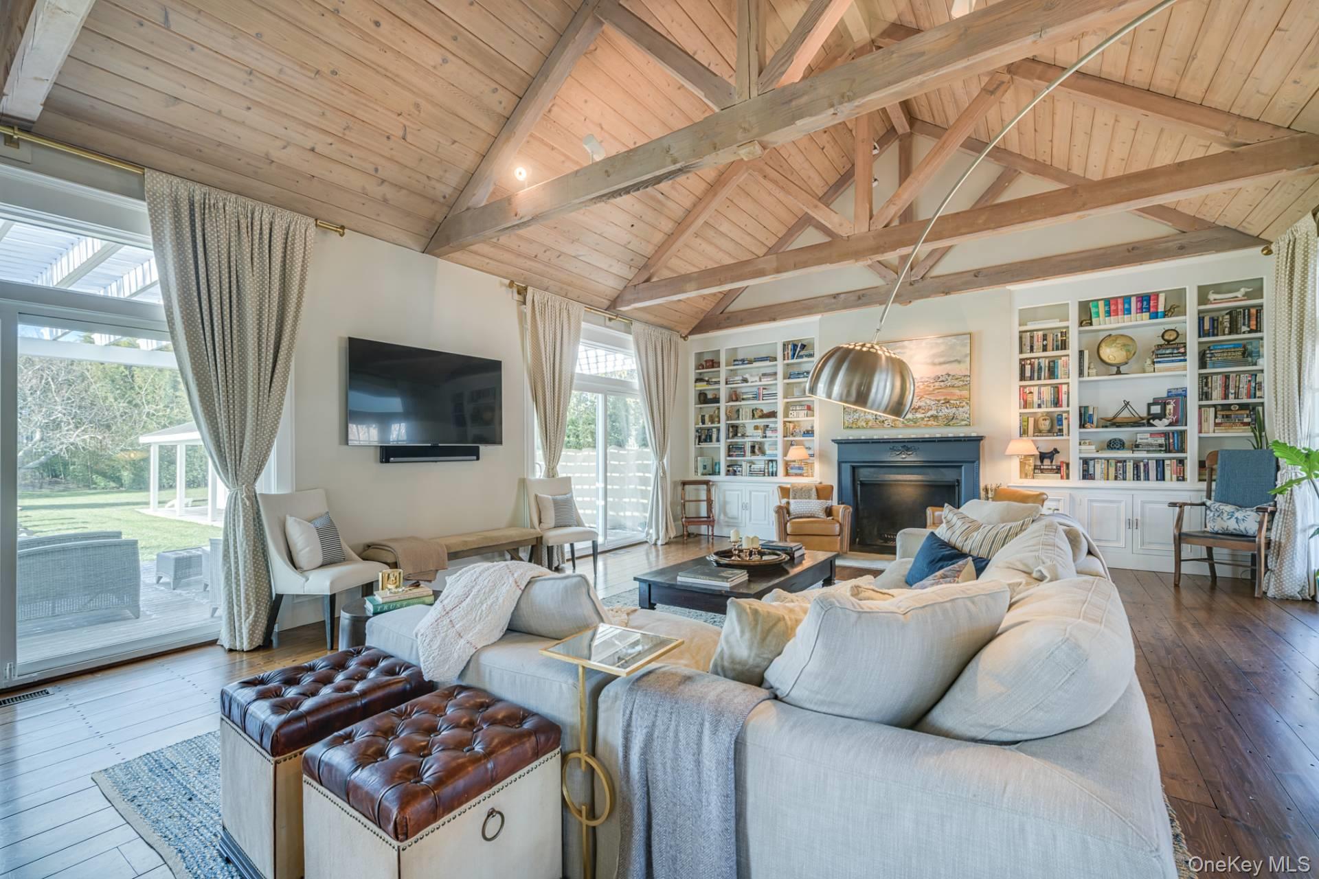 253 Downs Path, Southampton, NY 11968