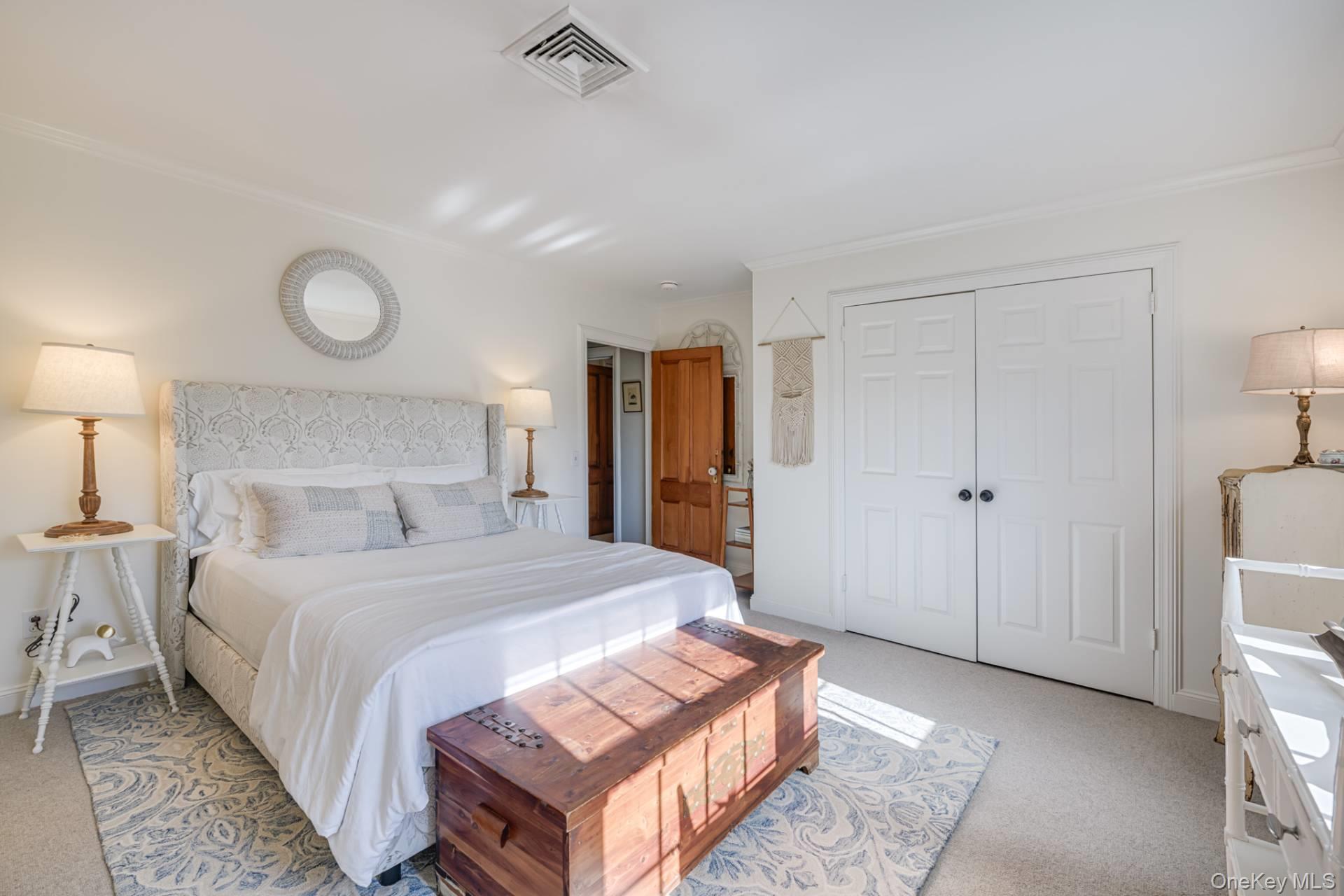 253 Downs Path, Southampton, NY 11968