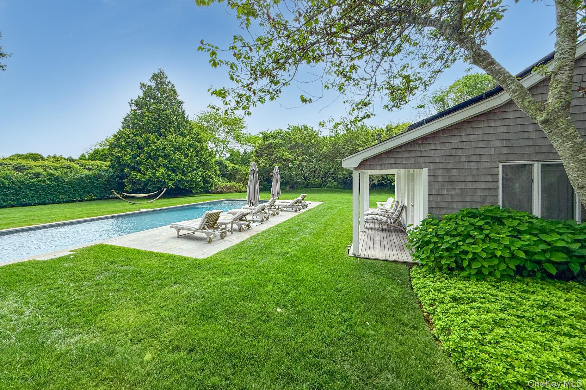 253 Downs Path, Southampton, NY 11968