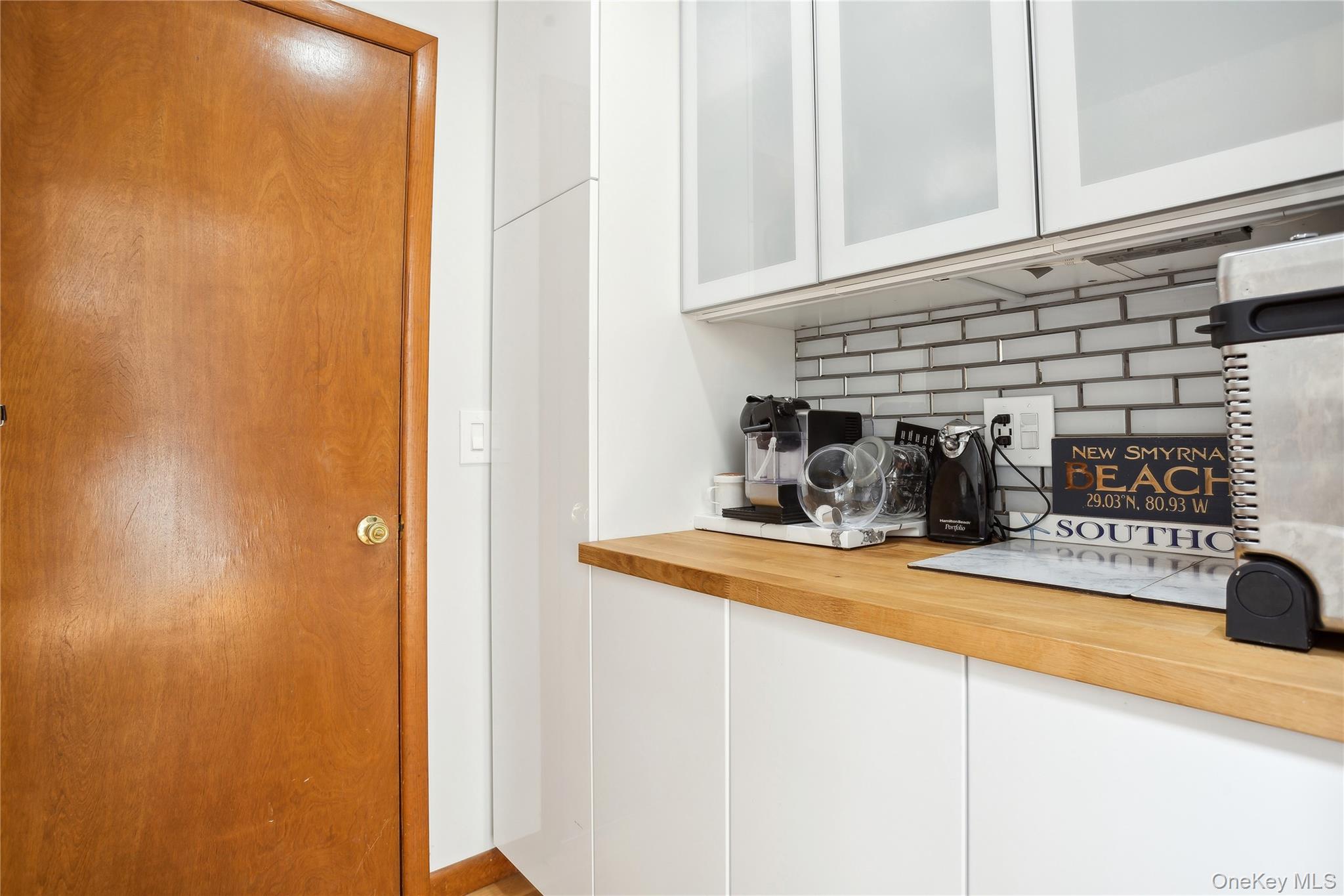 425 Cedar Point Drive E, Southold, NY 11971