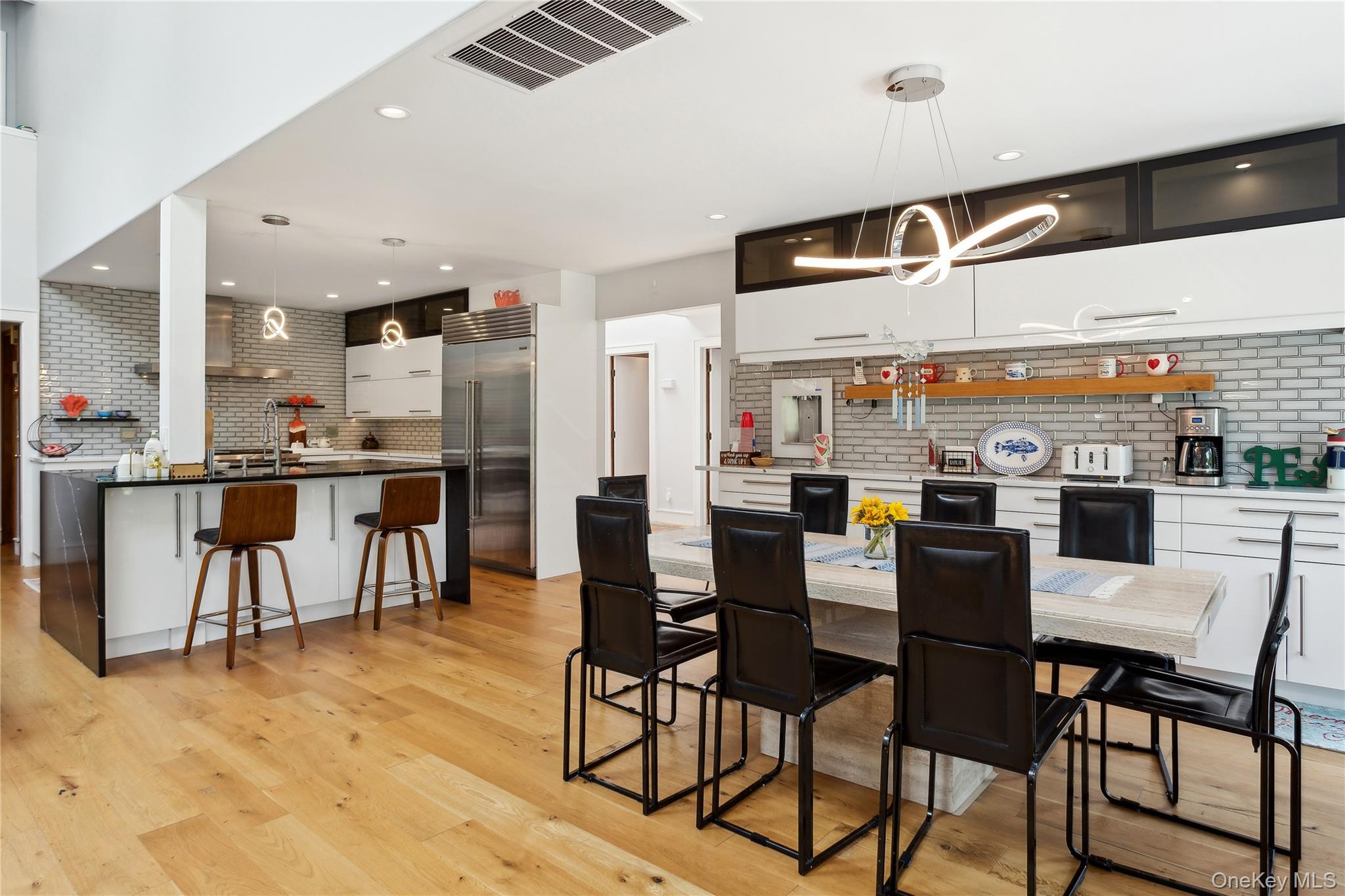 425 Cedar Point Drive E, Southold, NY 11971