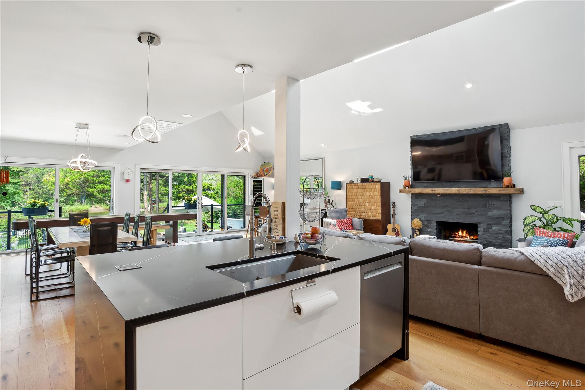 425 Cedar Point Drive E, Southold, NY 11971