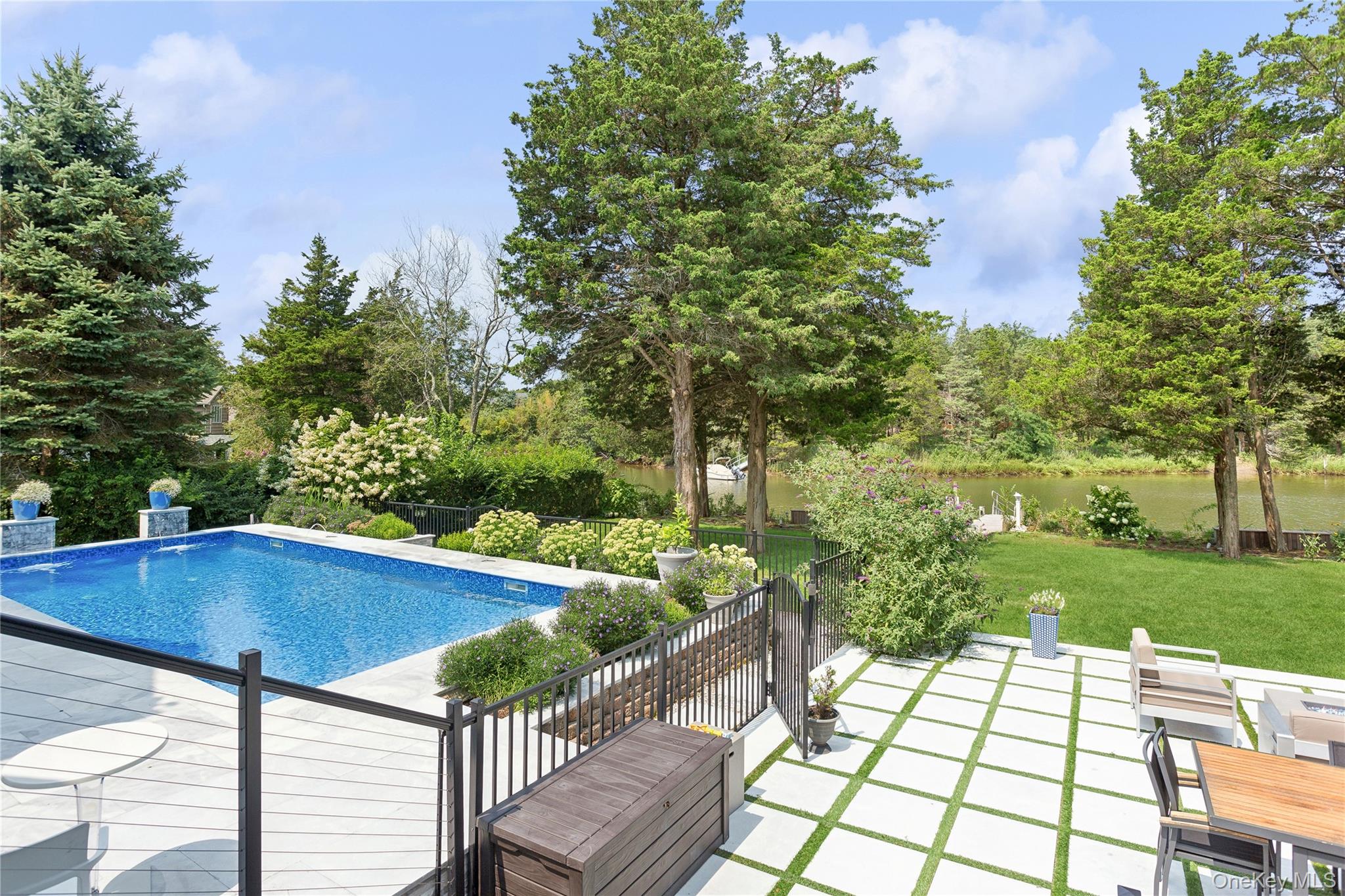 425 Cedar Point Drive E, Southold, NY 11971