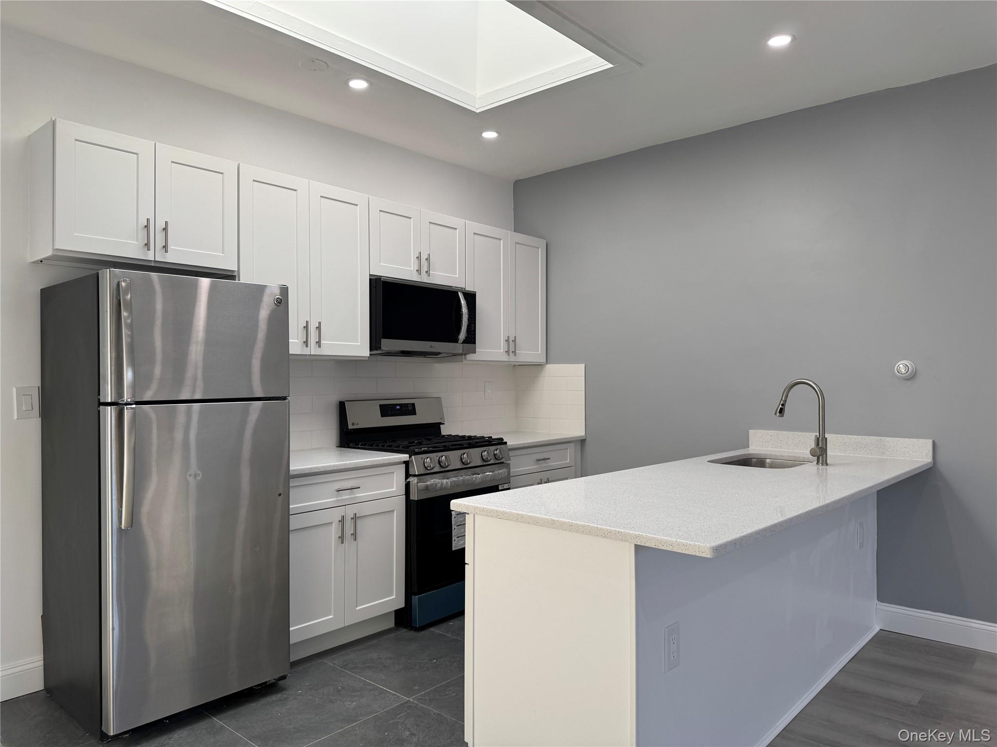 209-211 Main Street # 2S, Farmingdale, NY 11735