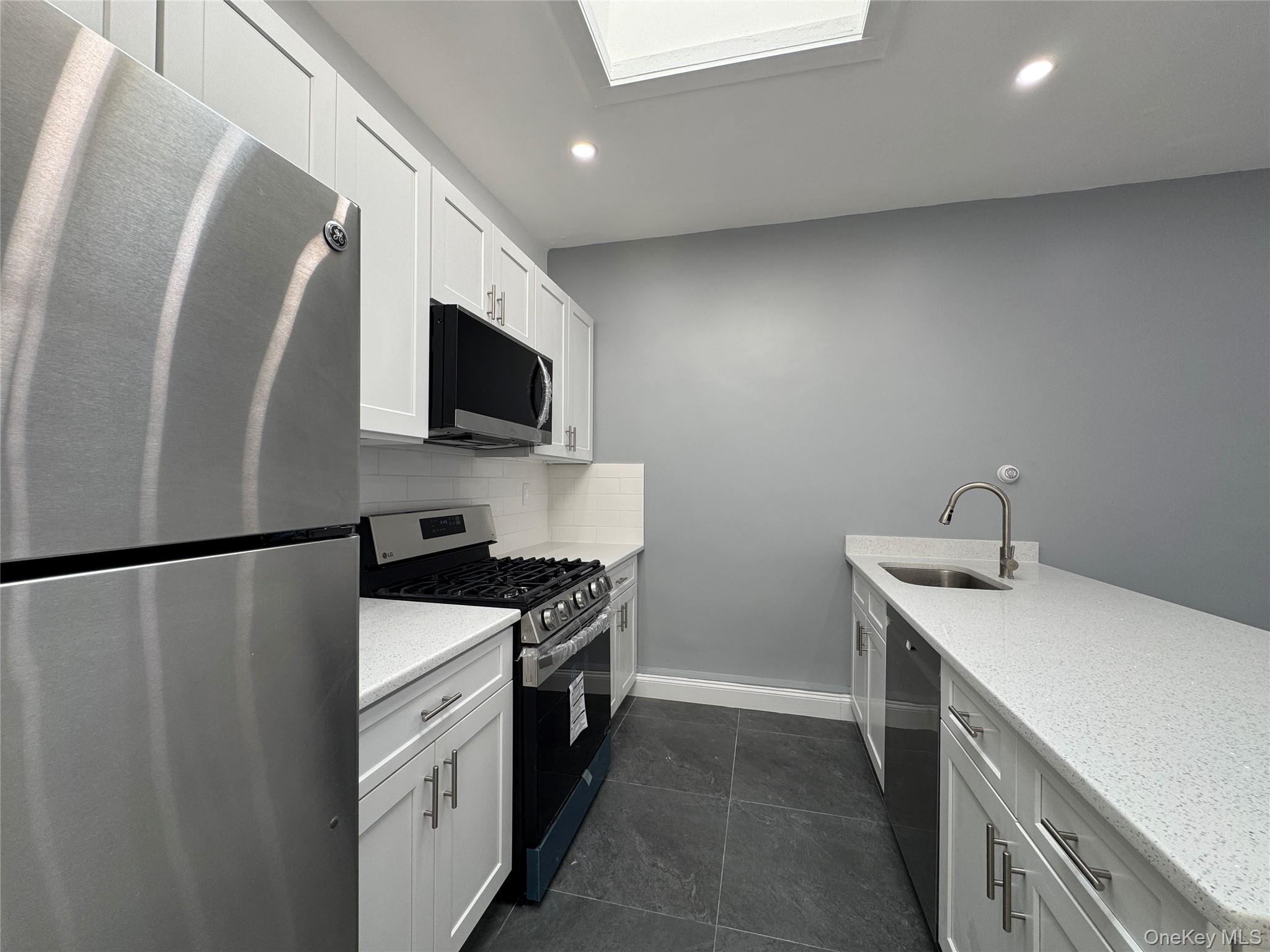 209-211 Main Street # 2S, Farmingdale, NY 11735