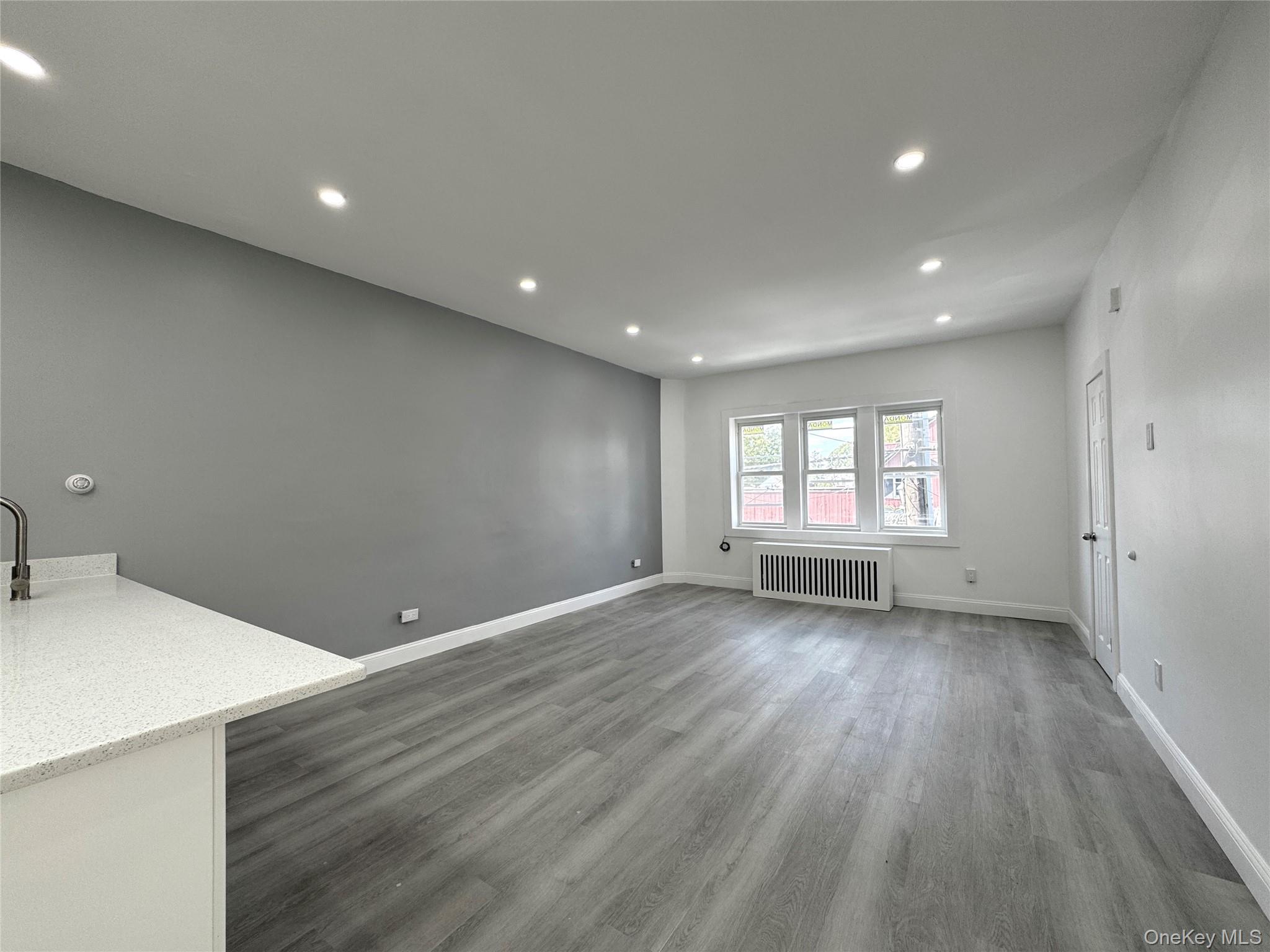 209-211 Main Street # 2S, Farmingdale, NY 11735