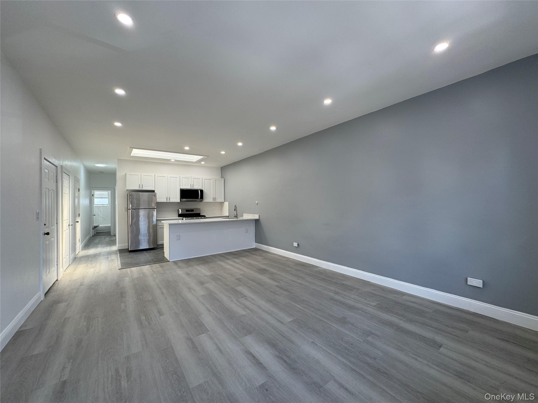 209-211 Main Street # 2S, Farmingdale, NY 11735