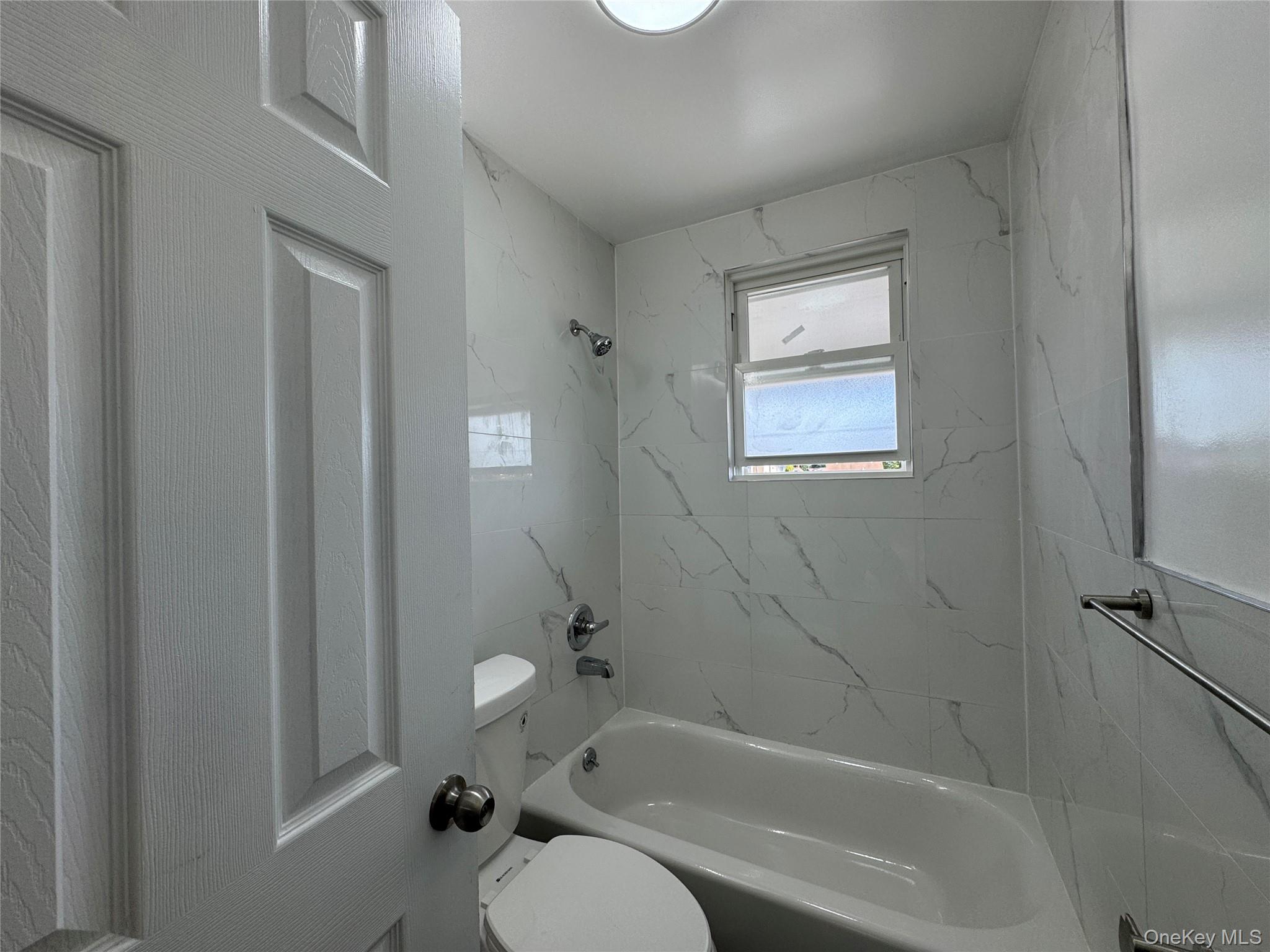 209-211 Main Street # 2S, Farmingdale, NY 11735