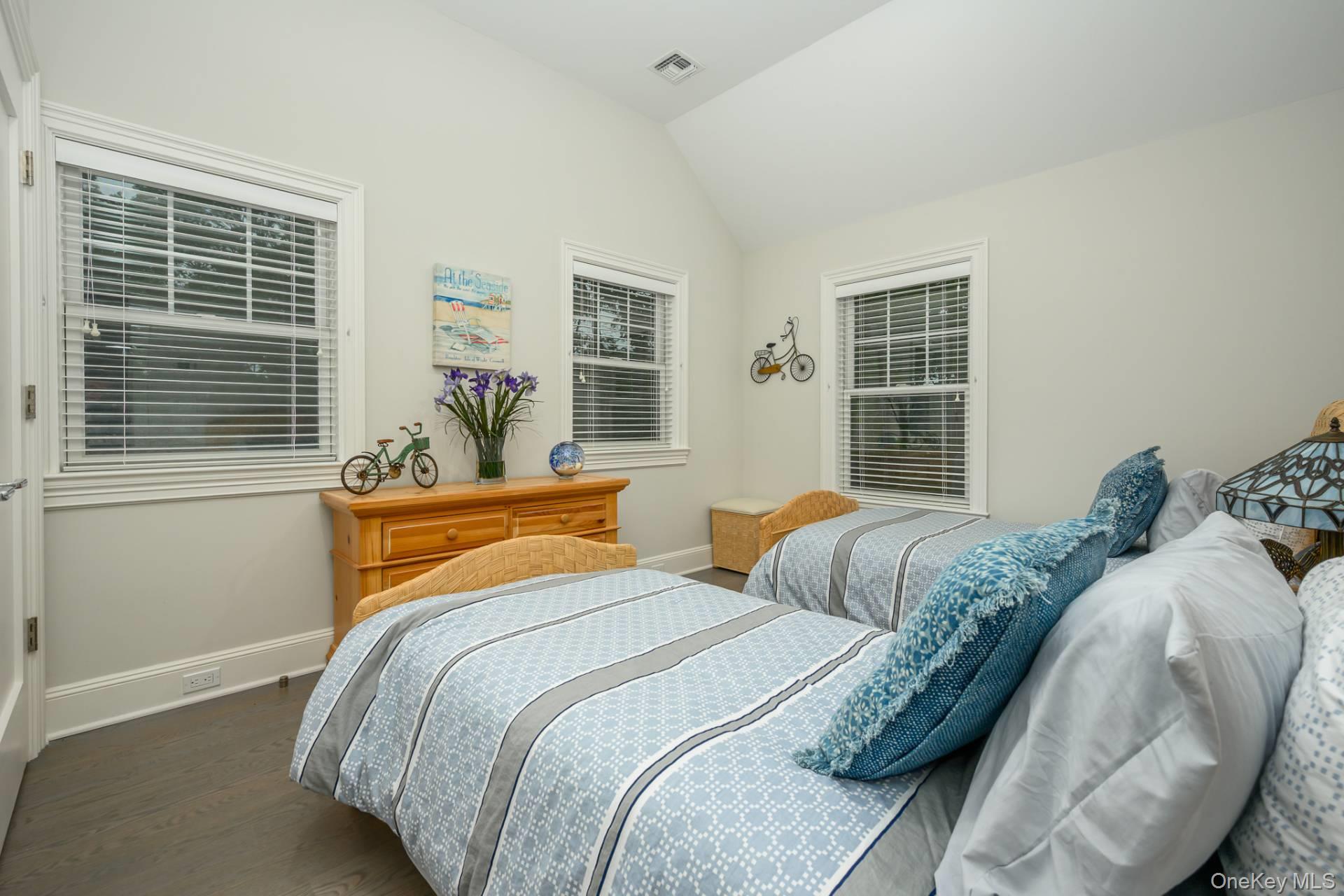 147 Warfield Way, Southampton, NY 11968