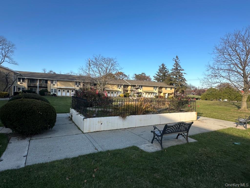 700 Broadway # 26, Amityville, NY 11701