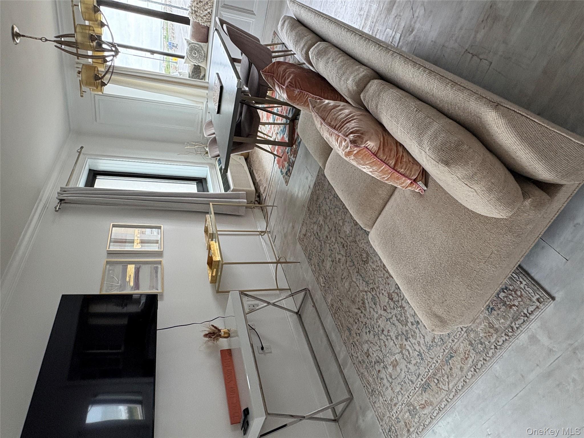 100 W Broadway # 2P, Long Beach, NY 11561