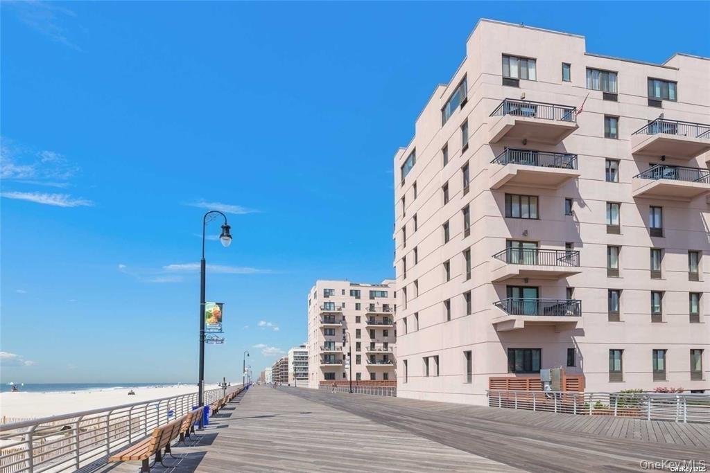 100 W Broadway # 2P, Long Beach, NY 11561