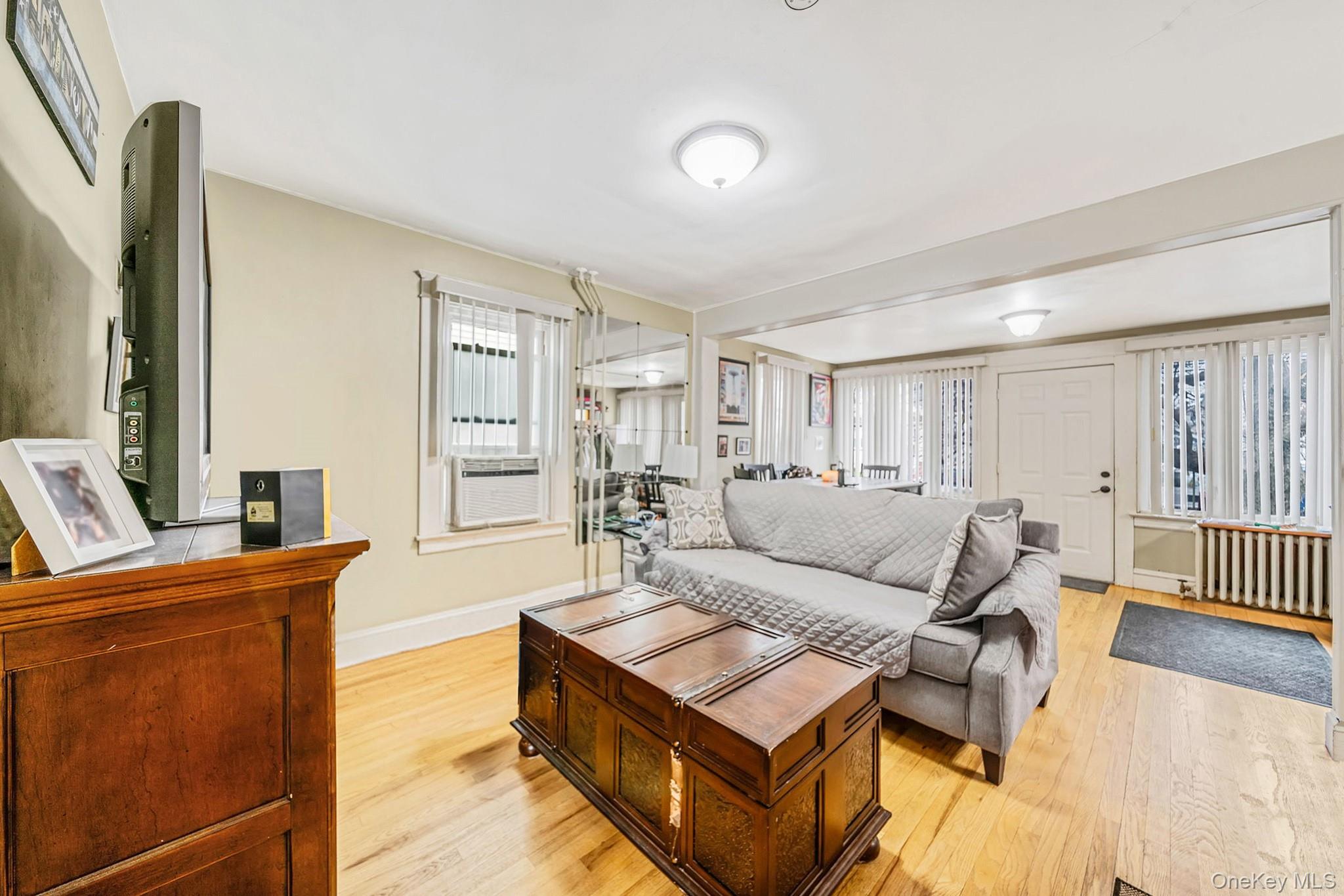 17 cliffside Avenue, Staten Island, NY 10304