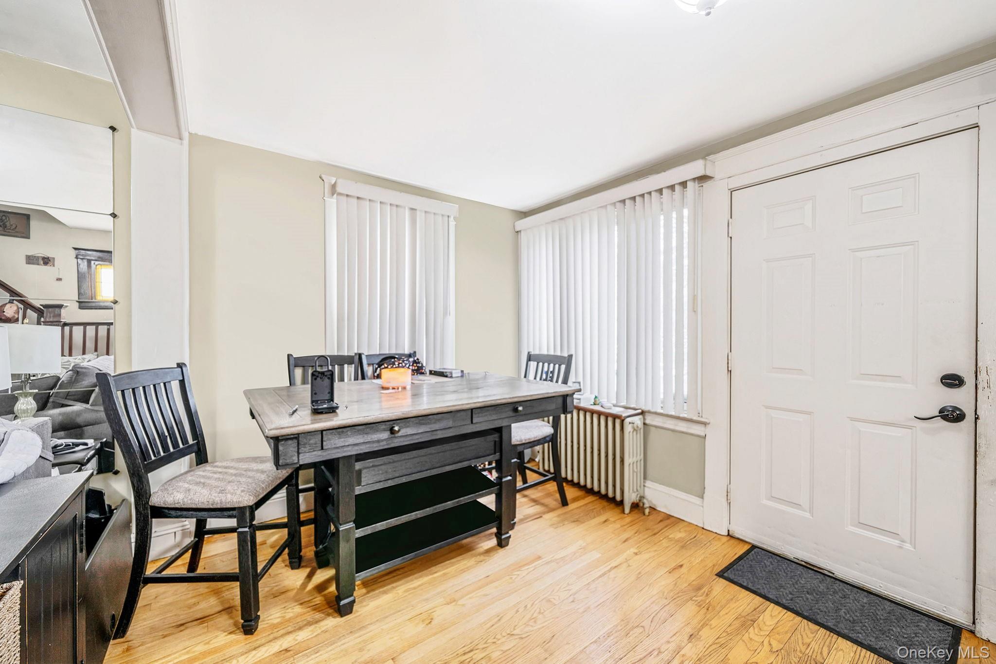 17 cliffside Avenue, Staten Island, NY 10304