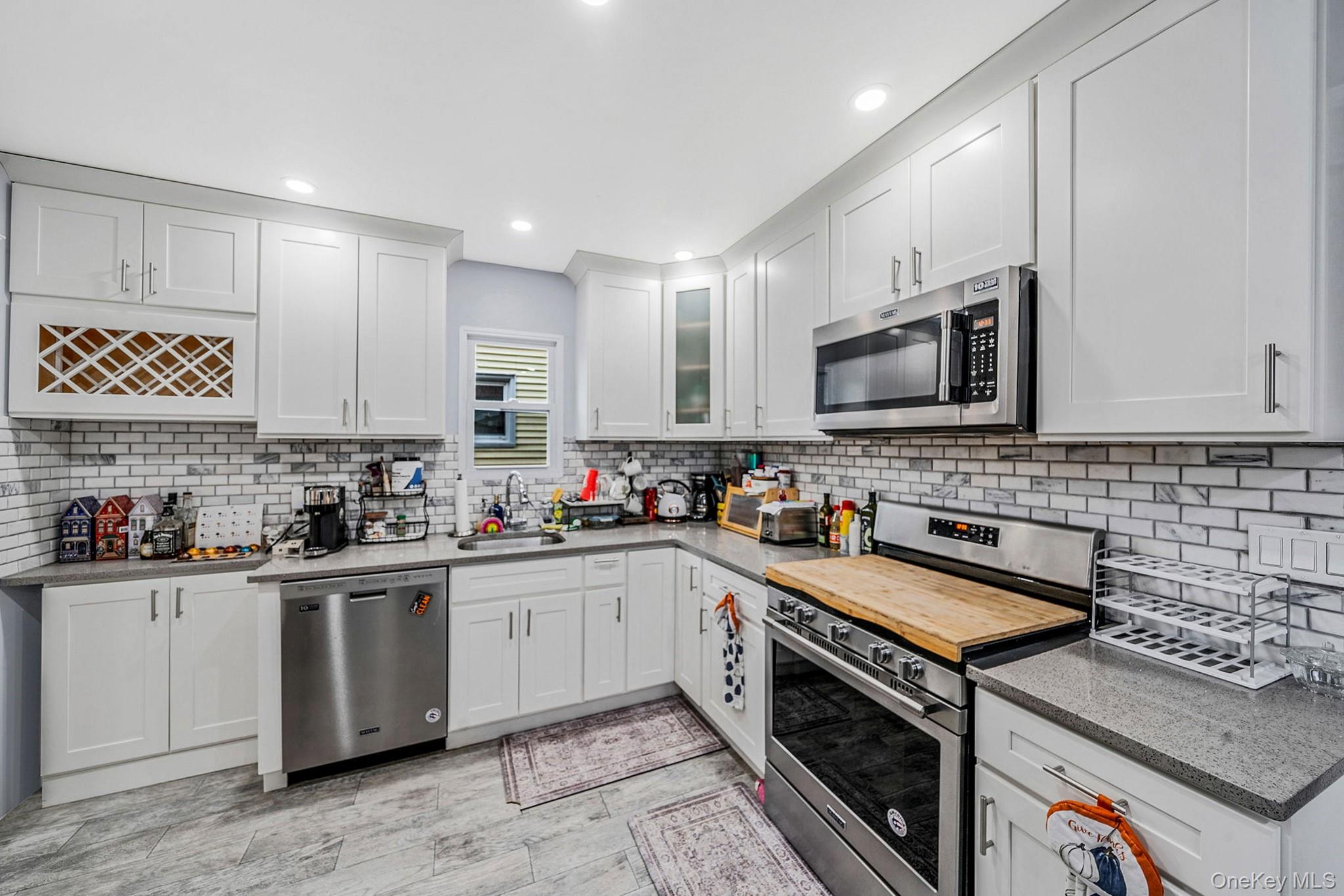 17 cliffside Avenue, Staten Island, NY 10304