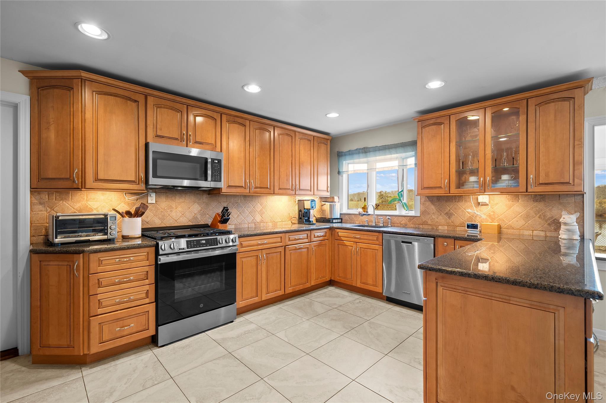 625 Edgewater Road, Oakdale, NY 11769