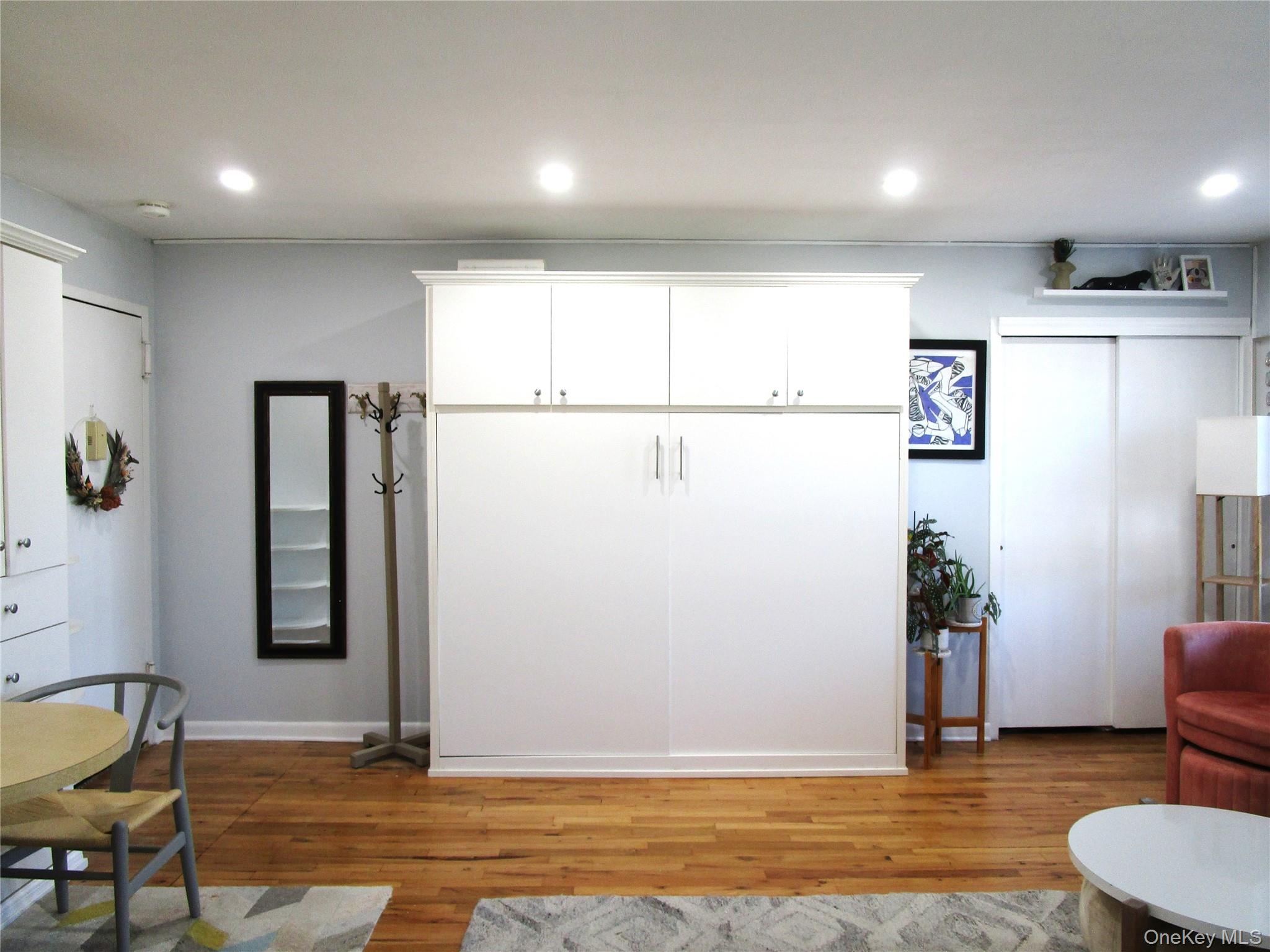 324 Post Avenue # 6H, Westbury, NY 11590