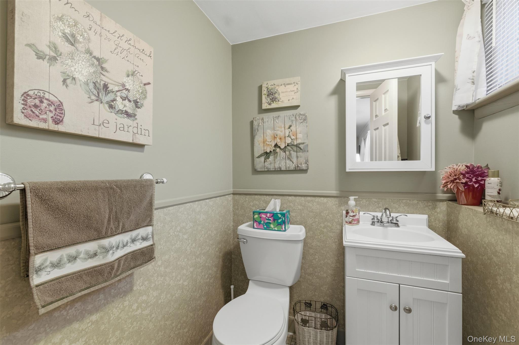 1 Weather Vane Way, Middletown, NY 10940