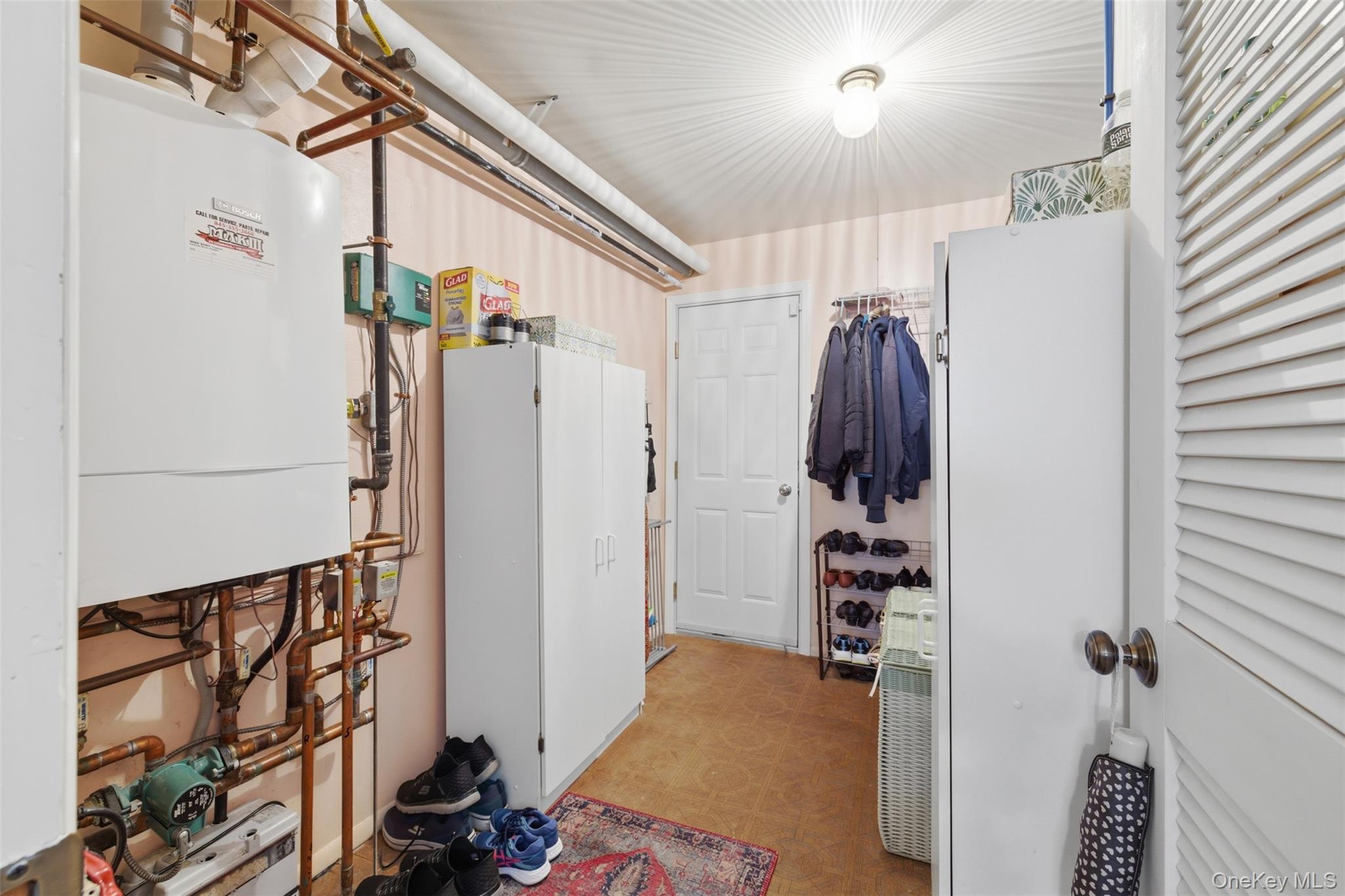 1 Weather Vane Way, Middletown, NY 10940