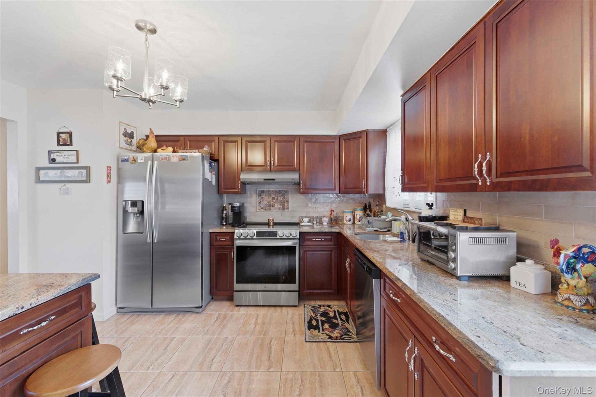 1 Weather Vane Way, Middletown, NY 10940