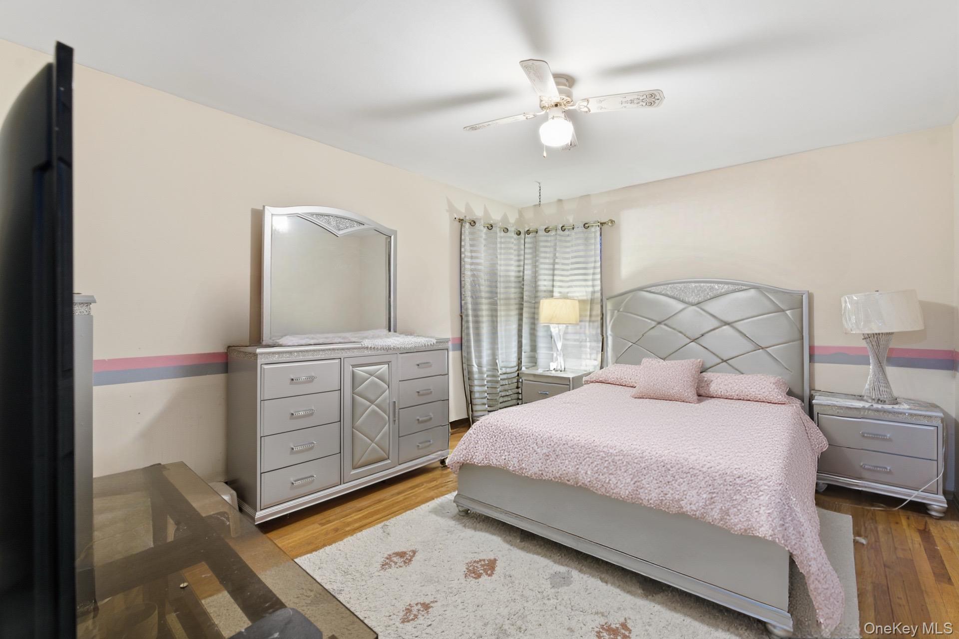 11 Val Court, Holbrook, NY 11741