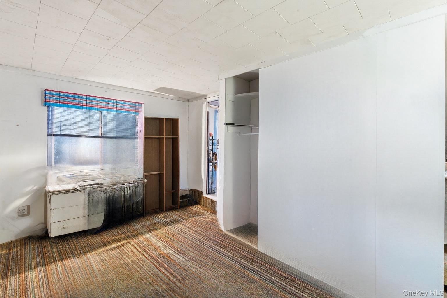 11 Val Court, Holbrook, NY 11741