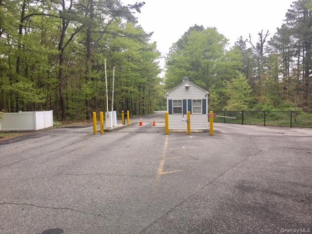 227 Hill Rise, Calverton, NY 11933