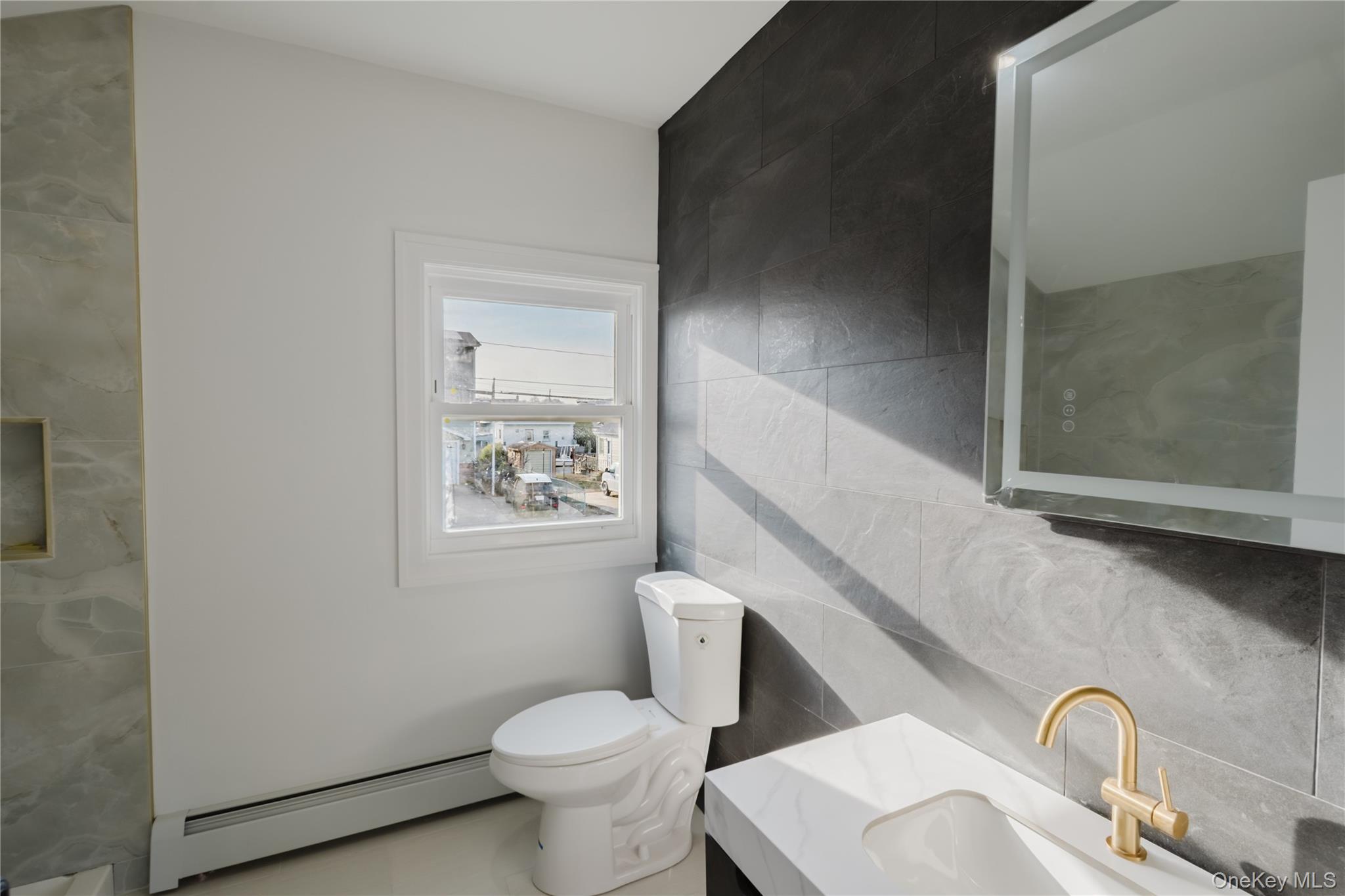 886 S 7th Street, Lindenhurst, NY 11757