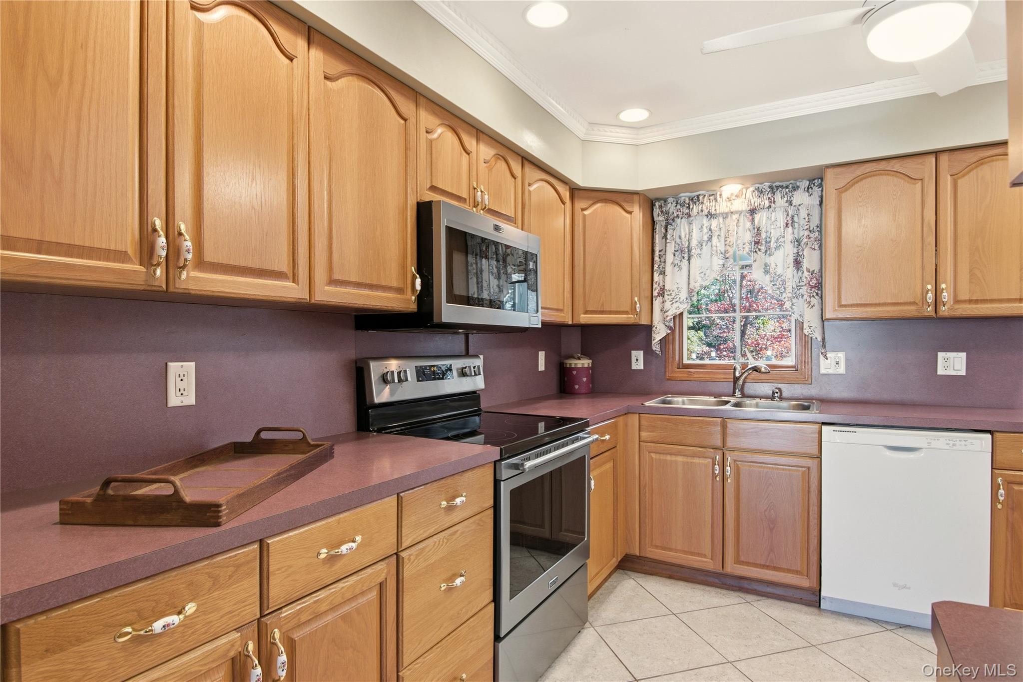 11 Vermont Avenue, Port Jefferson Station, NY 11776