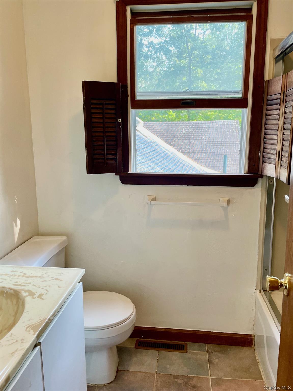 80 Mallory Lane # B, Pine Bush, NY 12566