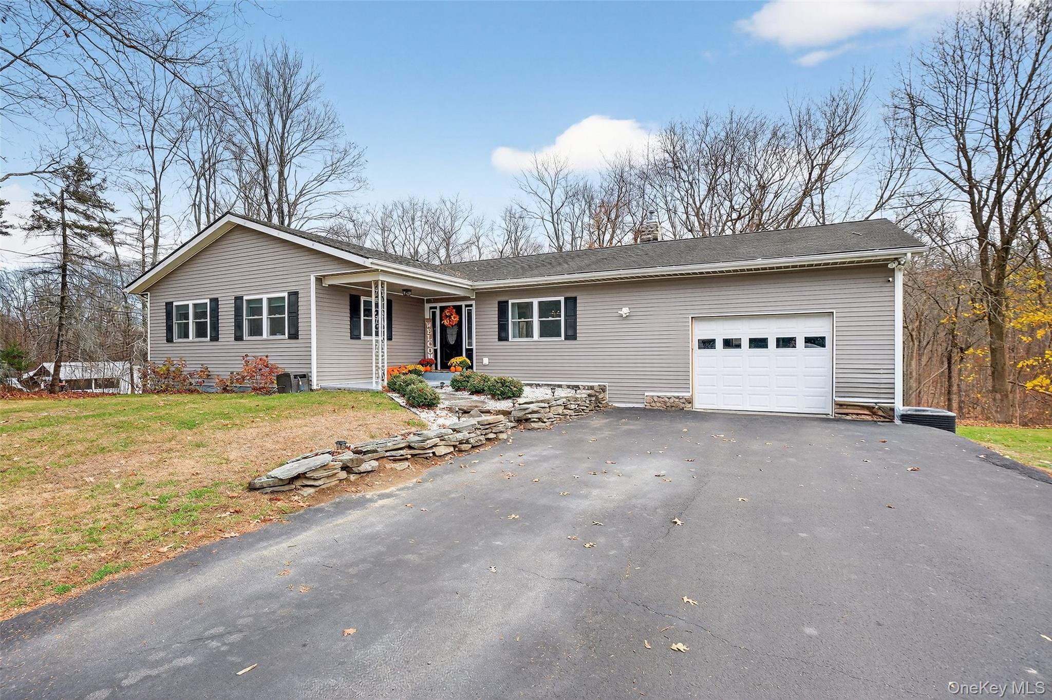 8 Ridge Road, Wallkill, NY 12589