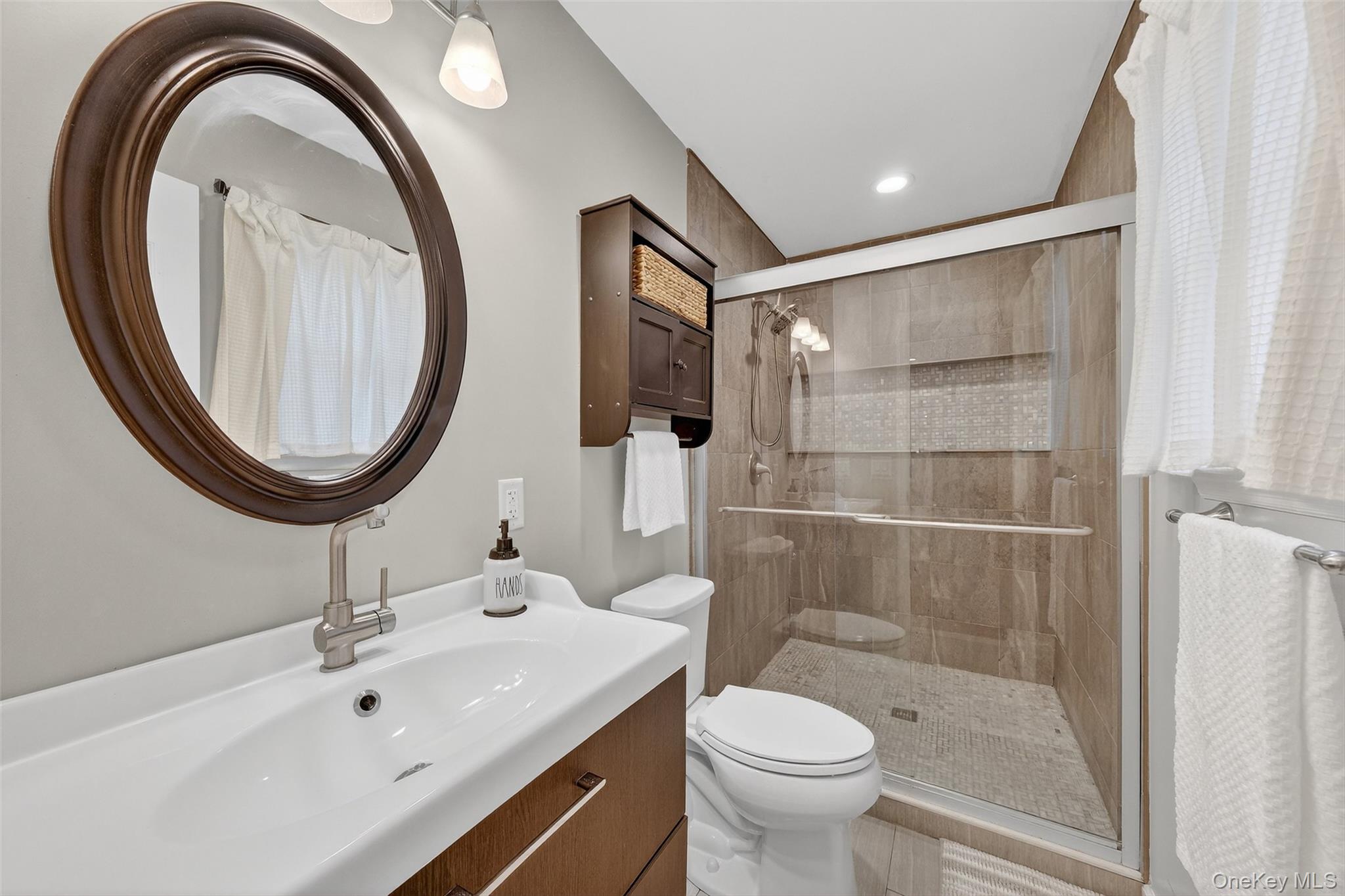 8 Ridge Road, Wallkill, NY 12589