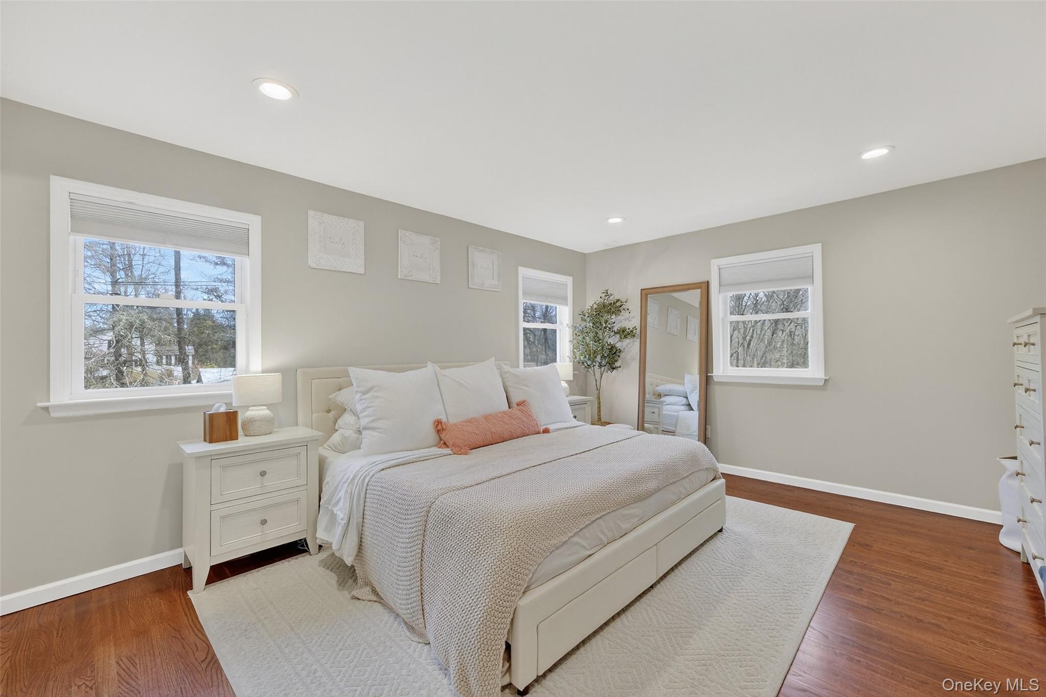 8 Ridge Road, Wallkill, NY 12589