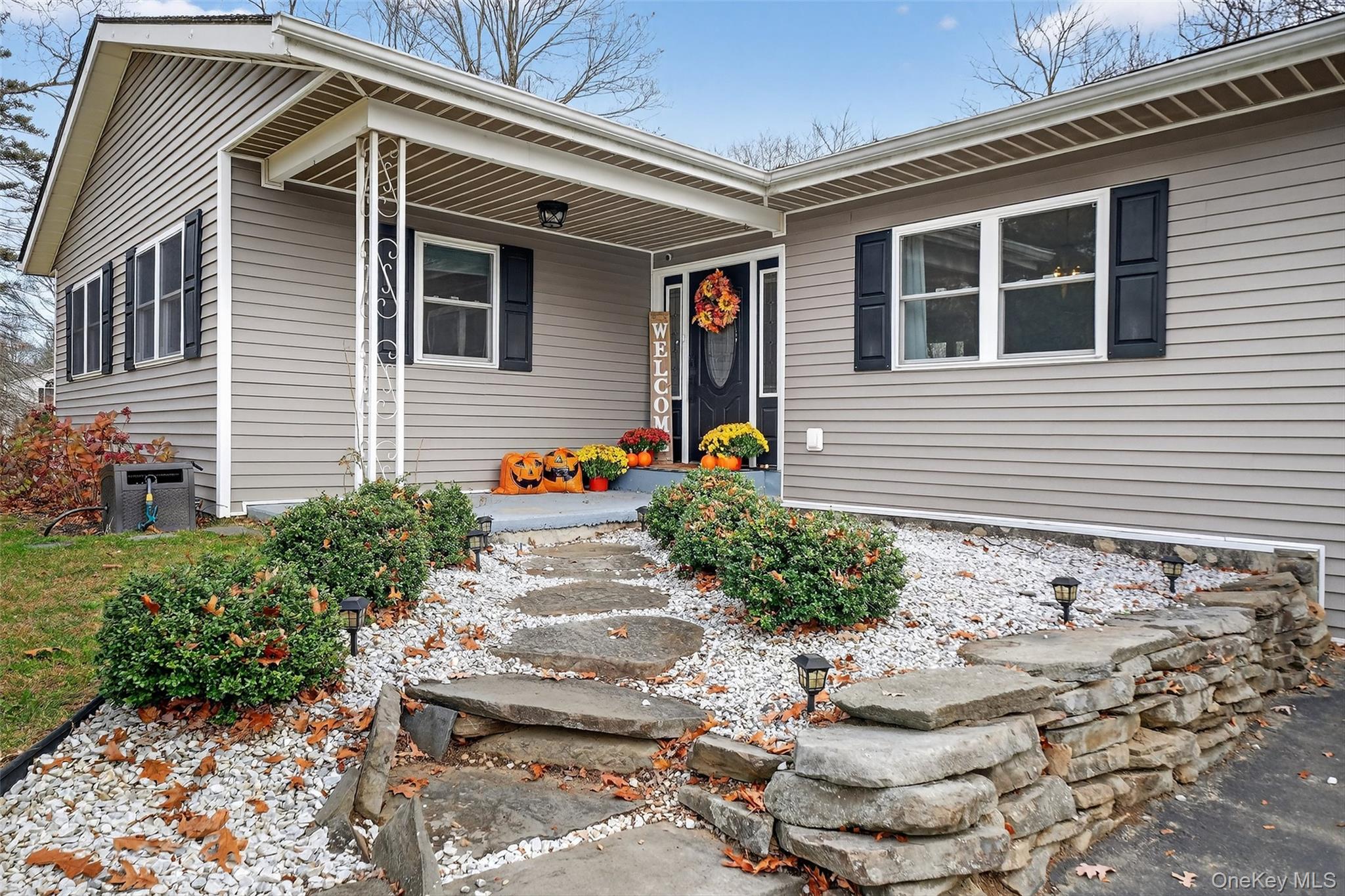 8 Ridge Road, Wallkill, NY 12589